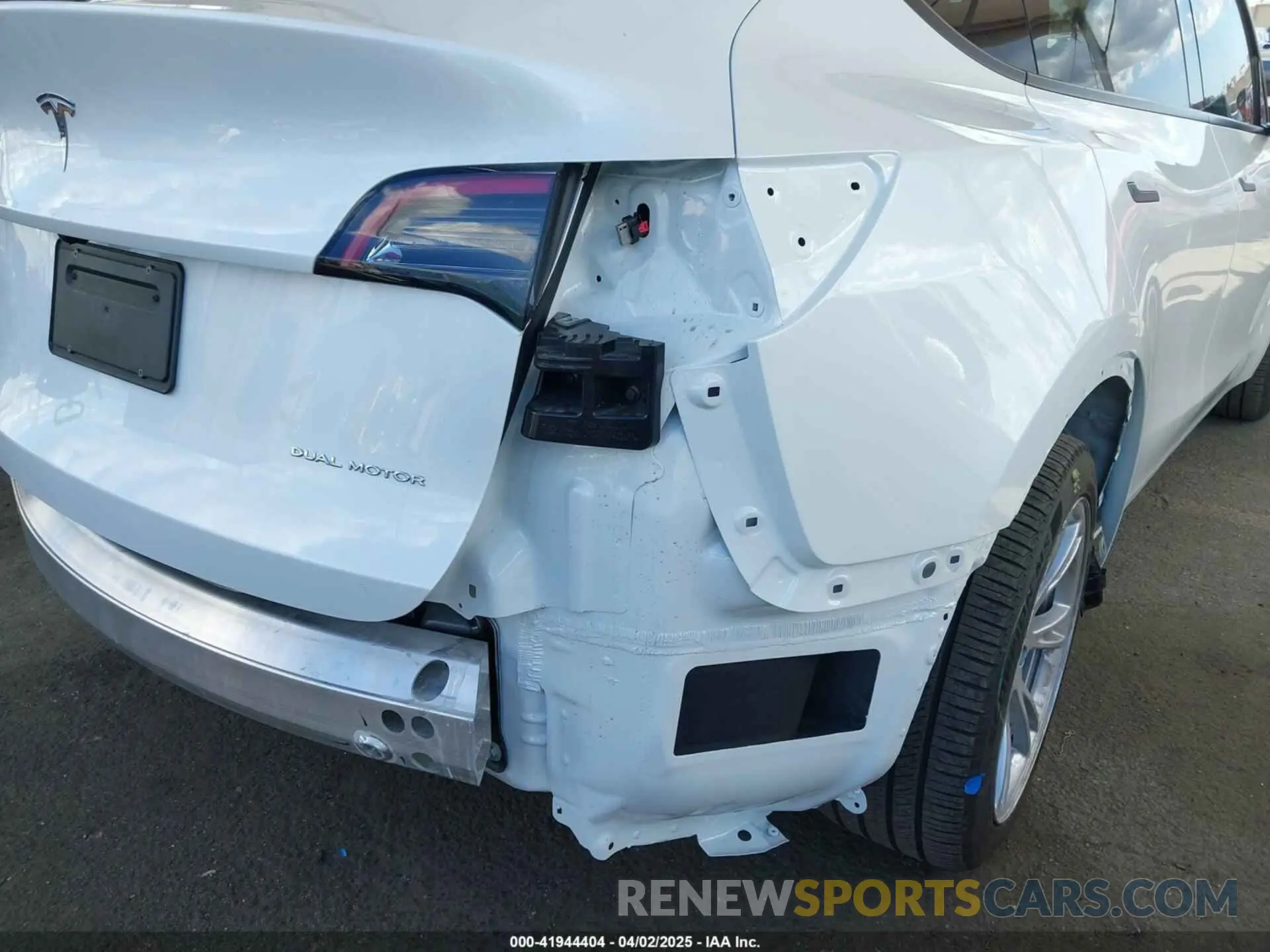 20 Фотография поврежденного автомобиля 7SAYGDEE5RA222333 TESLA MODEL Y 2024
