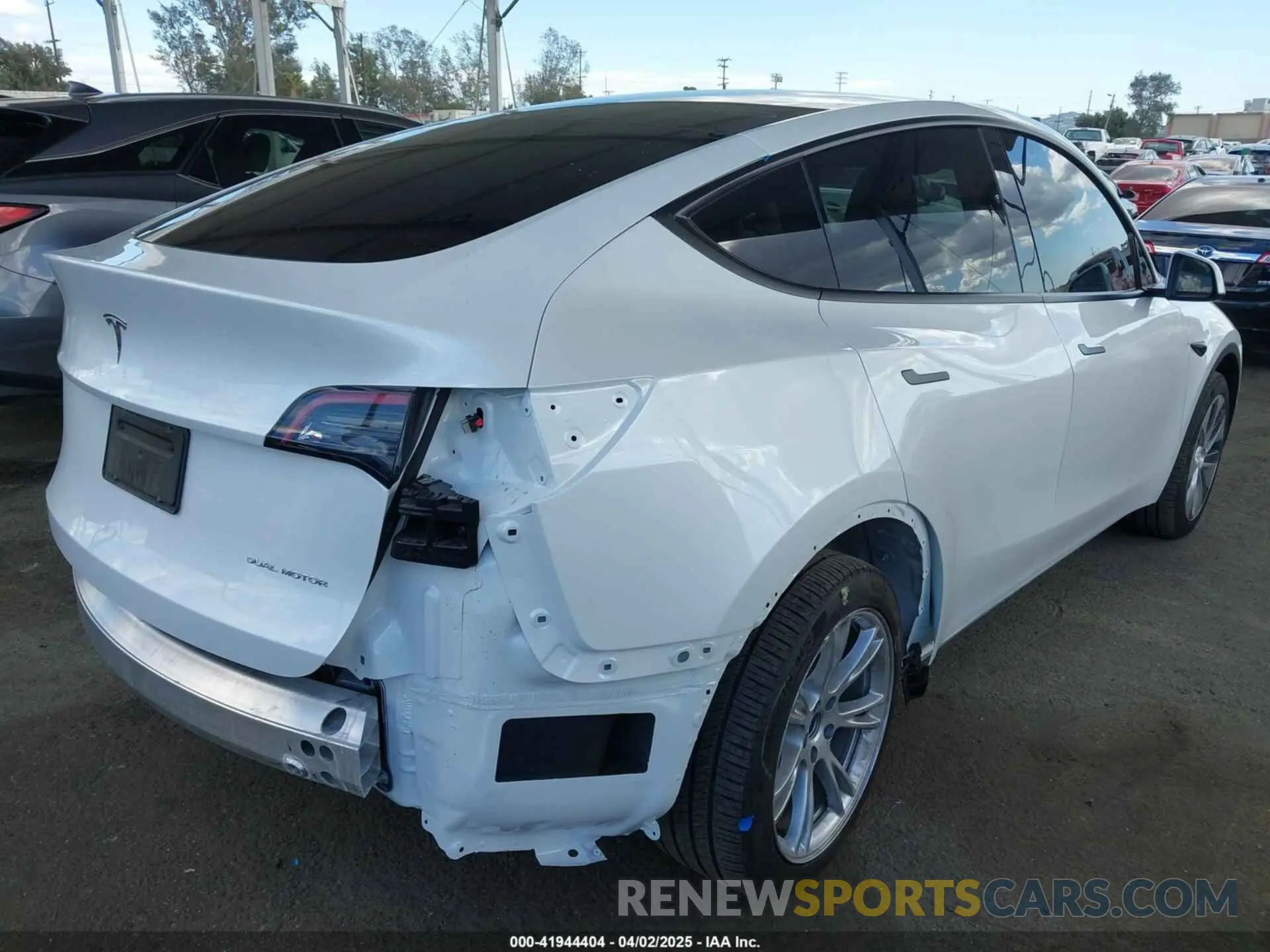 4 Фотография поврежденного автомобиля 7SAYGDEE5RA222333 TESLA MODEL Y 2024