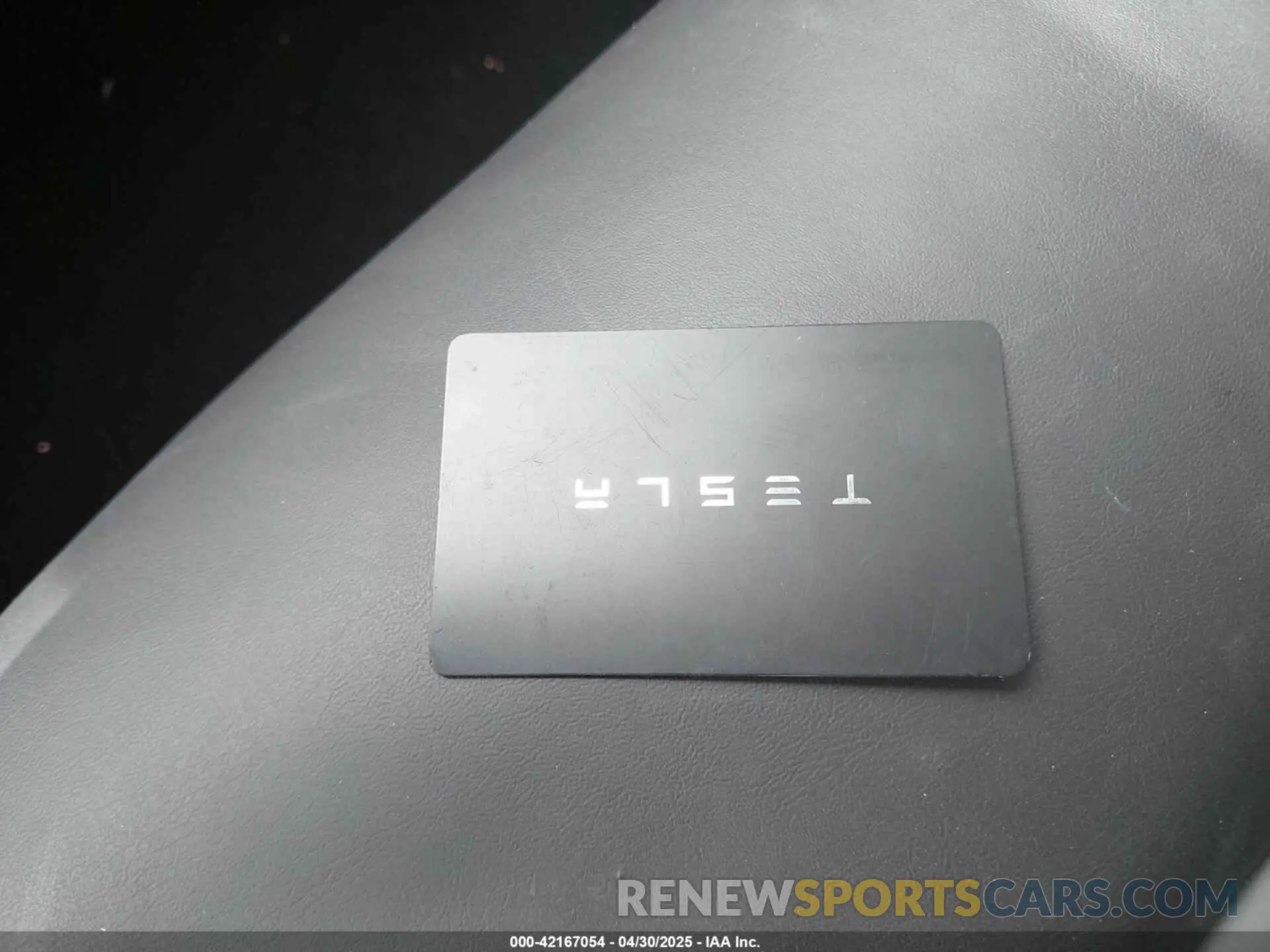 11 Photograph of a damaged car 7SAYGDEE5RA224759 TESLA MODEL Y 2024