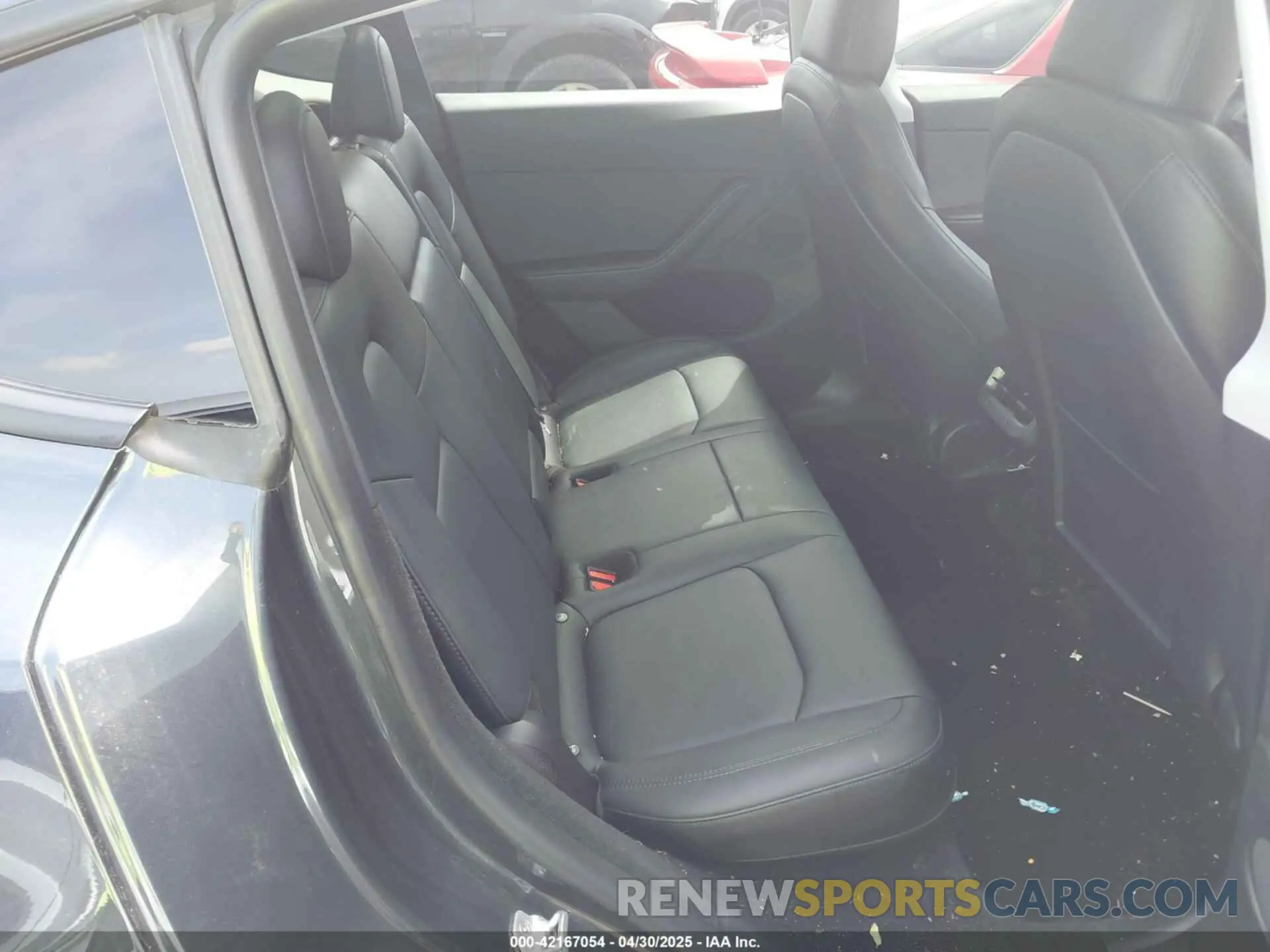 8 Photograph of a damaged car 7SAYGDEE5RA224759 TESLA MODEL Y 2024