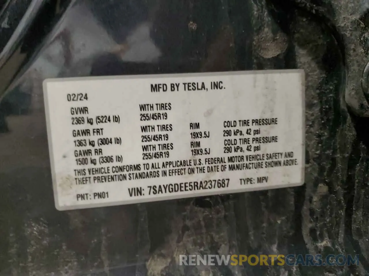 13 Photograph of a damaged car 7SAYGDEE5RA237687 TESLA MODEL Y 2024