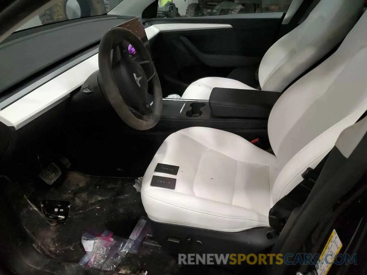 7 Photograph of a damaged car 7SAYGDEE5RA237687 TESLA MODEL Y 2024