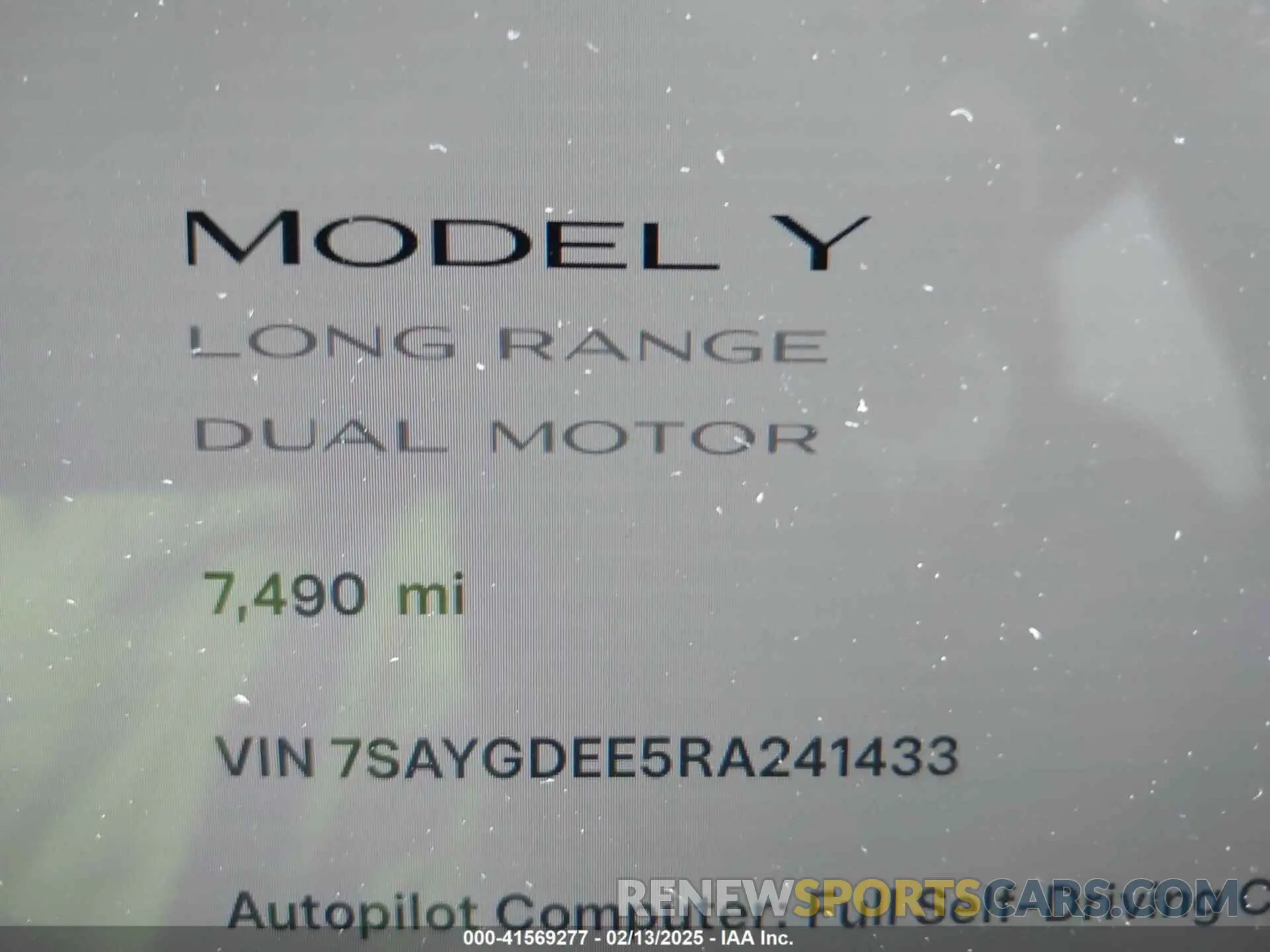 7 Photograph of a damaged car 7SAYGDEE5RA241433 TESLA MODEL Y 2024