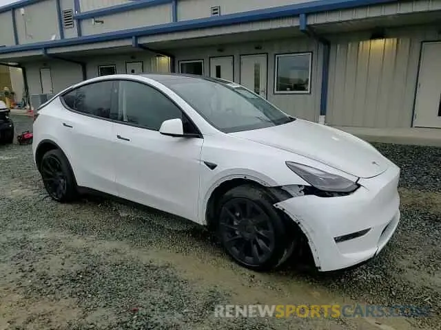 10 Photograph of a damaged car 7SAYGDEE5RA242839 TESLA MODEL Y 2024