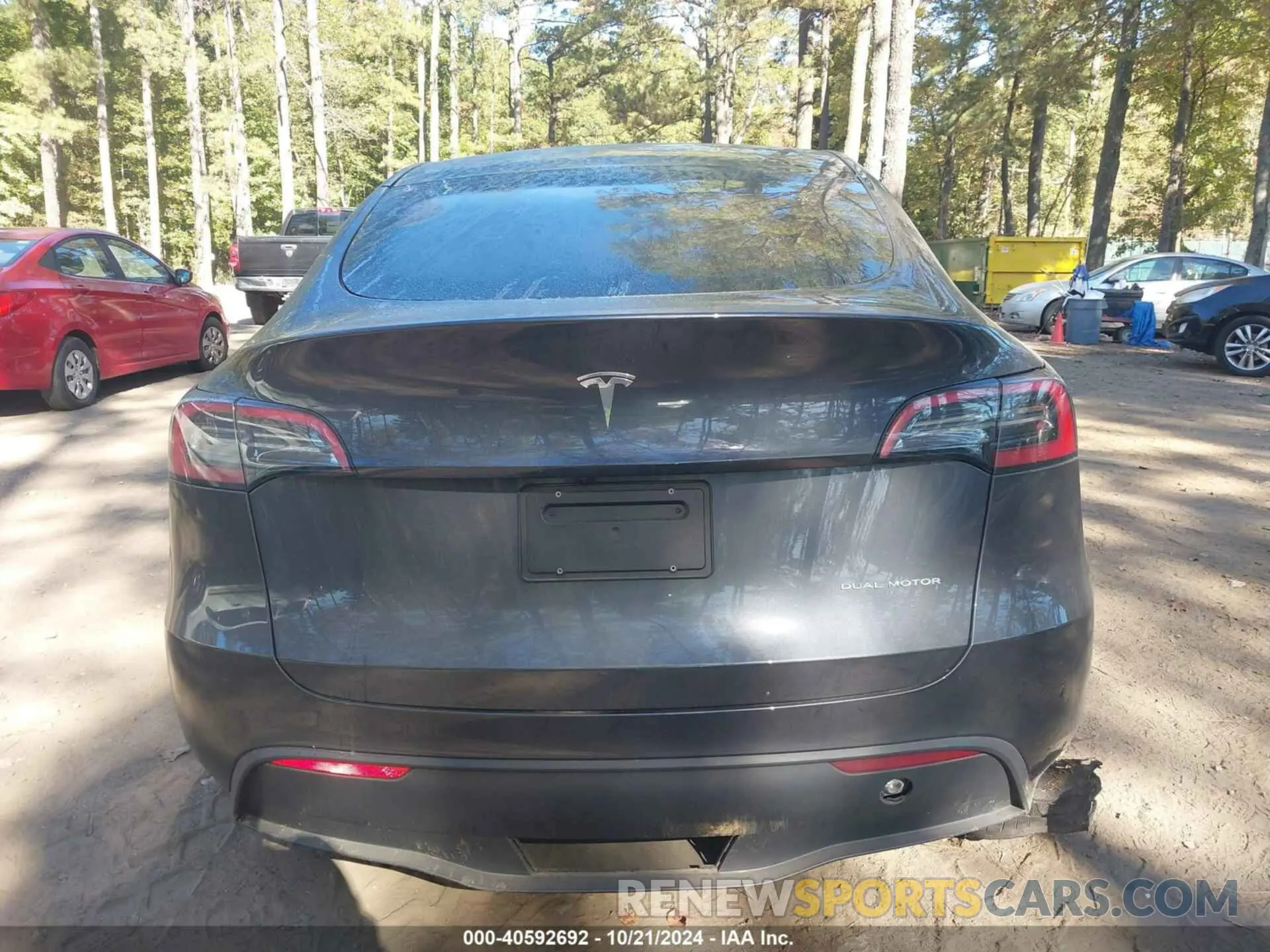 15 Photograph of a damaged car 7SAYGDEE5RA245983 TESLA MODEL Y 2024