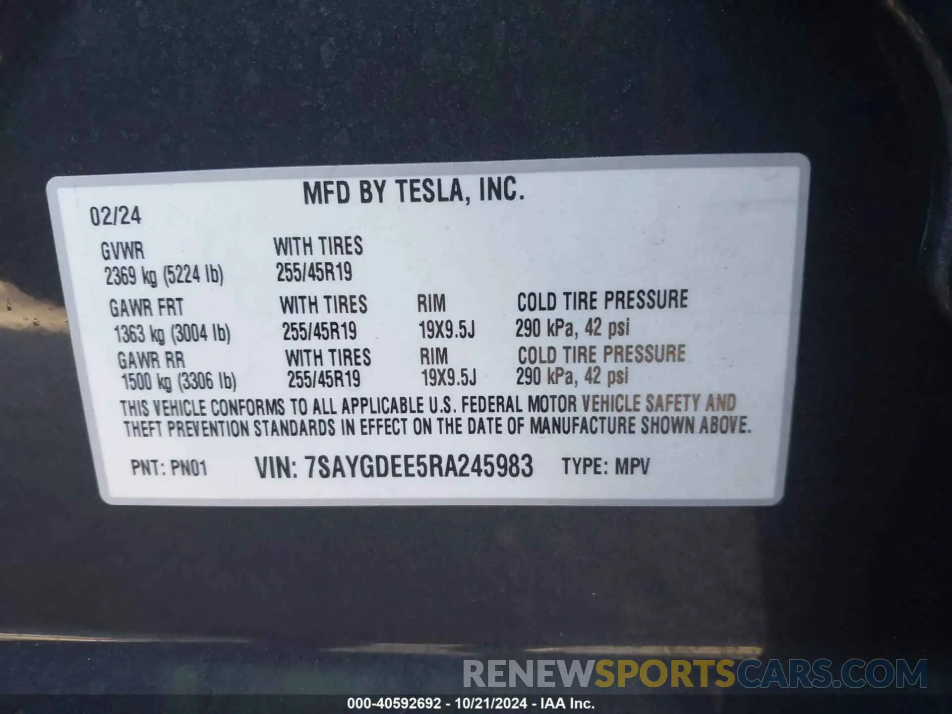 9 Photograph of a damaged car 7SAYGDEE5RA245983 TESLA MODEL Y 2024