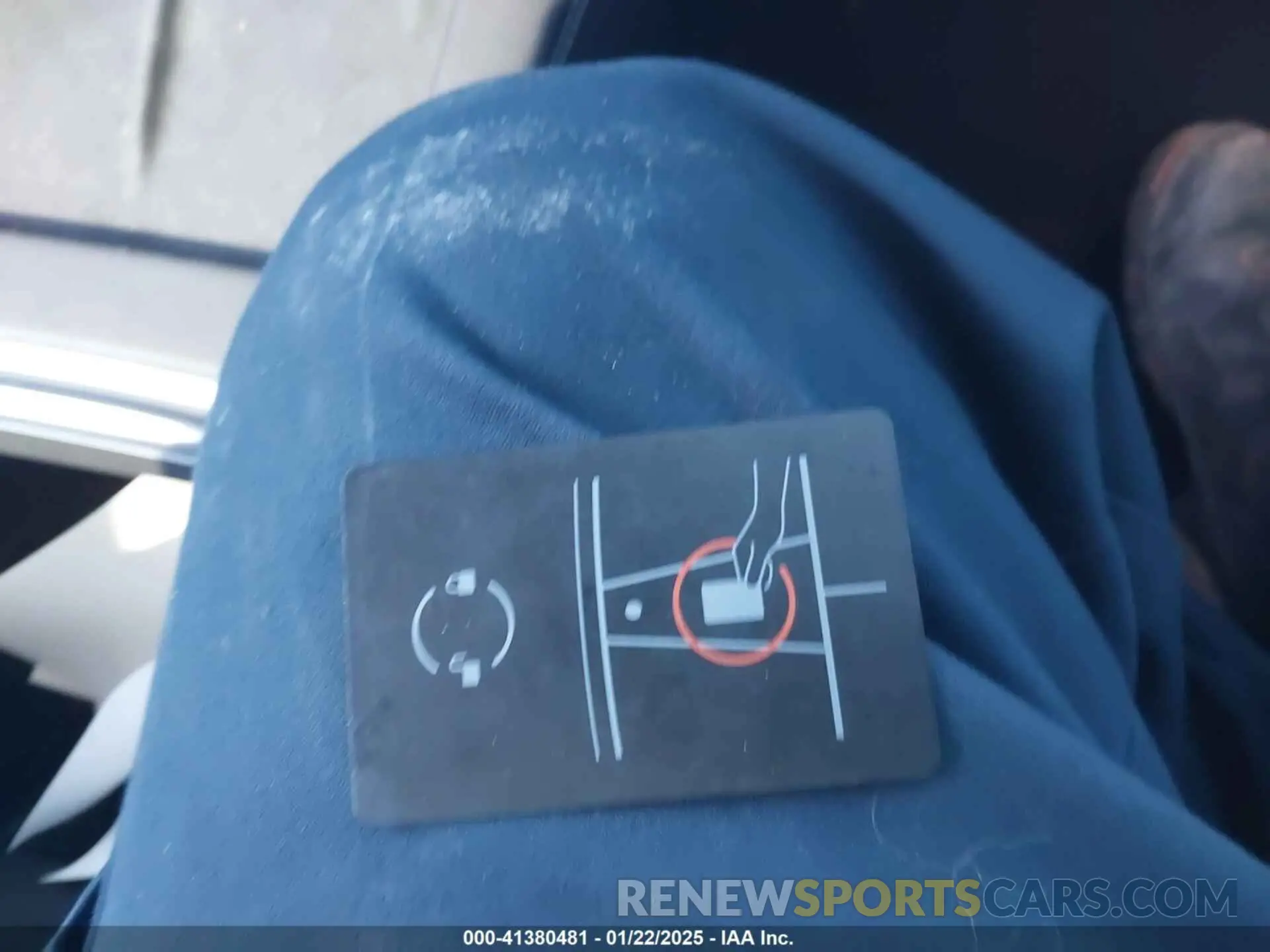 11 Photograph of a damaged car 7SAYGDEE5RA252075 TESLA MODEL Y 2024