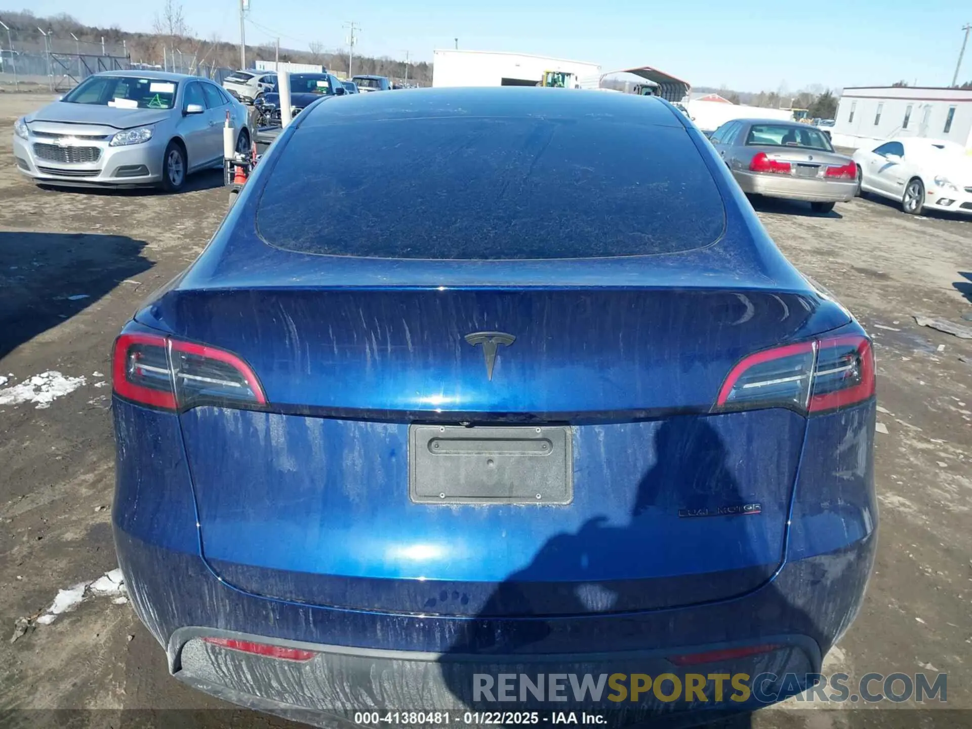 16 Photograph of a damaged car 7SAYGDEE5RA252075 TESLA MODEL Y 2024