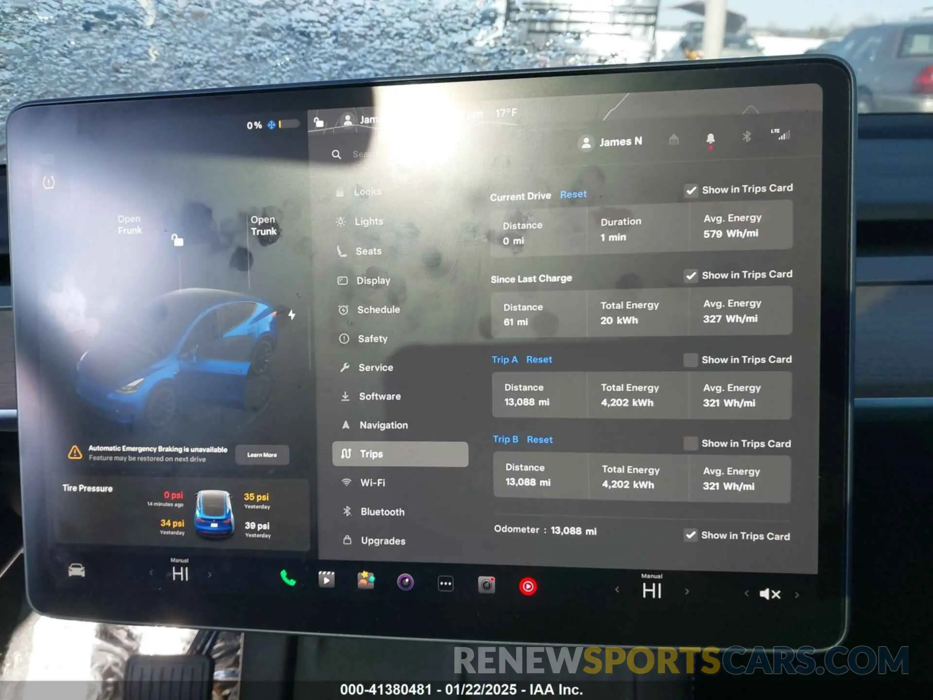 7 Photograph of a damaged car 7SAYGDEE5RA252075 TESLA MODEL Y 2024