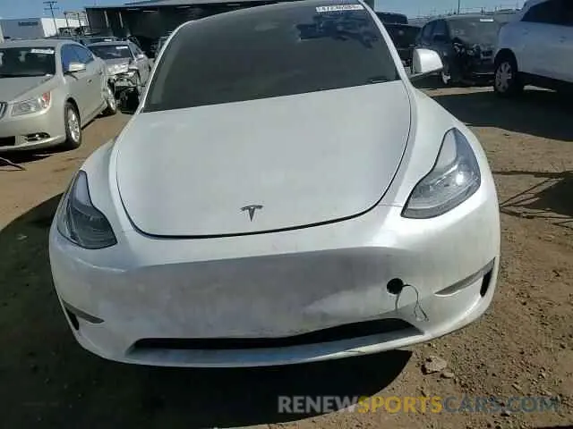 12 Photograph of a damaged car 7SAYGDEE5RA260242 TESLA MODEL Y 2024