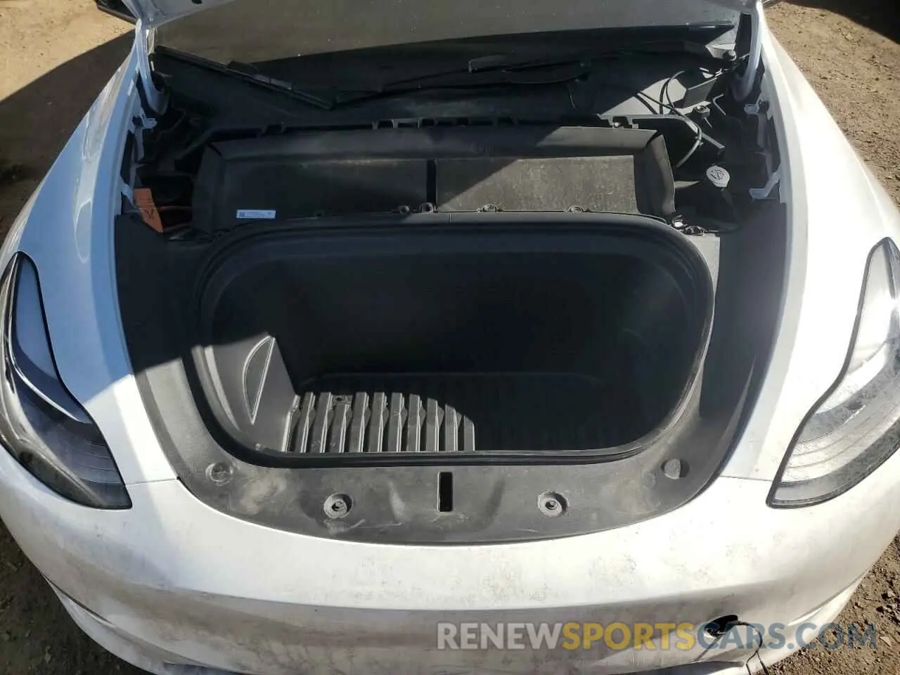13 Photograph of a damaged car 7SAYGDEE5RA260242 TESLA MODEL Y 2024