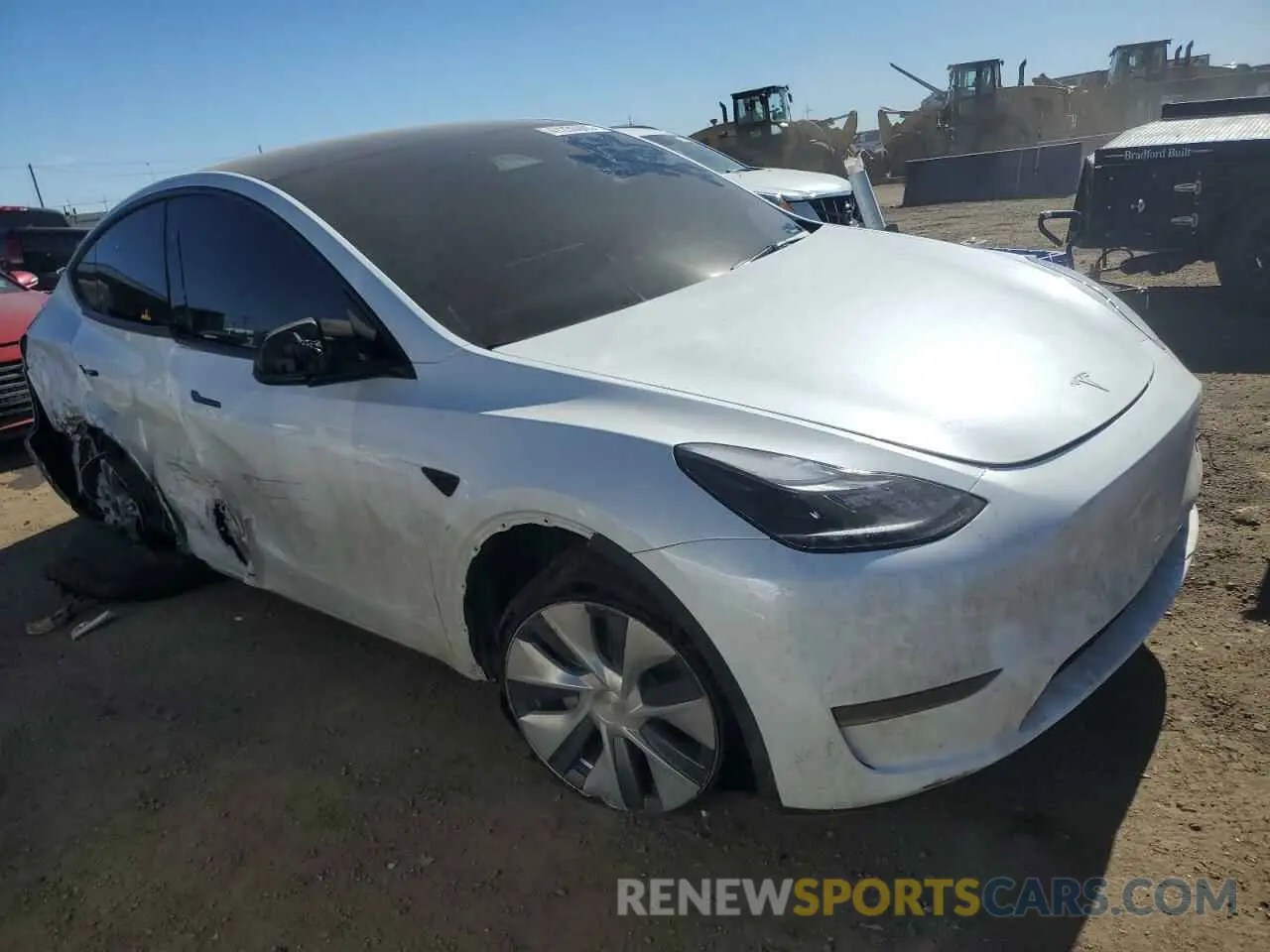 4 Photograph of a damaged car 7SAYGDEE5RA260242 TESLA MODEL Y 2024