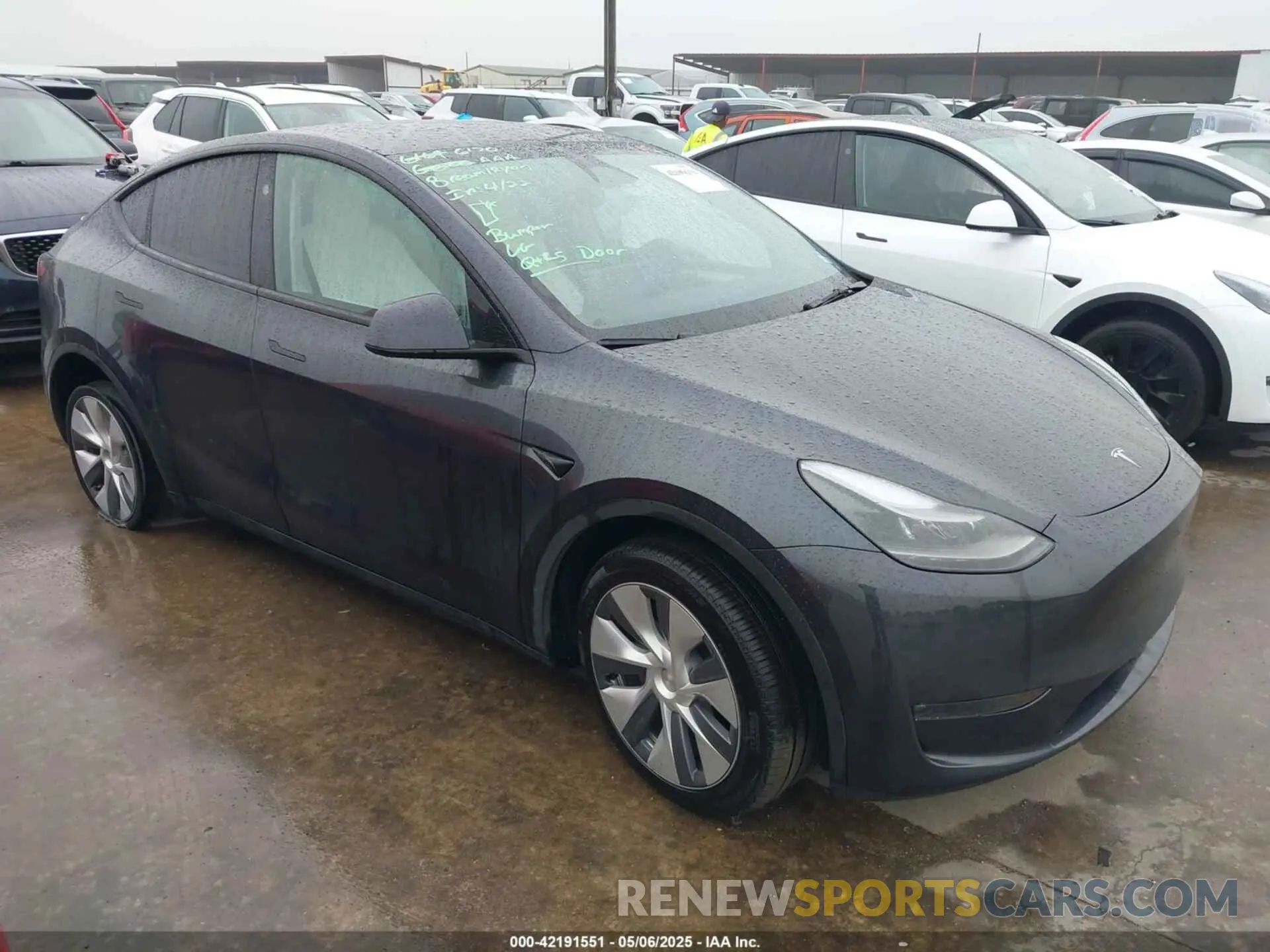 1 Фотография поврежденного автомобиля 7SAYGDEE5RA260614 TESLA MODEL Y 2024