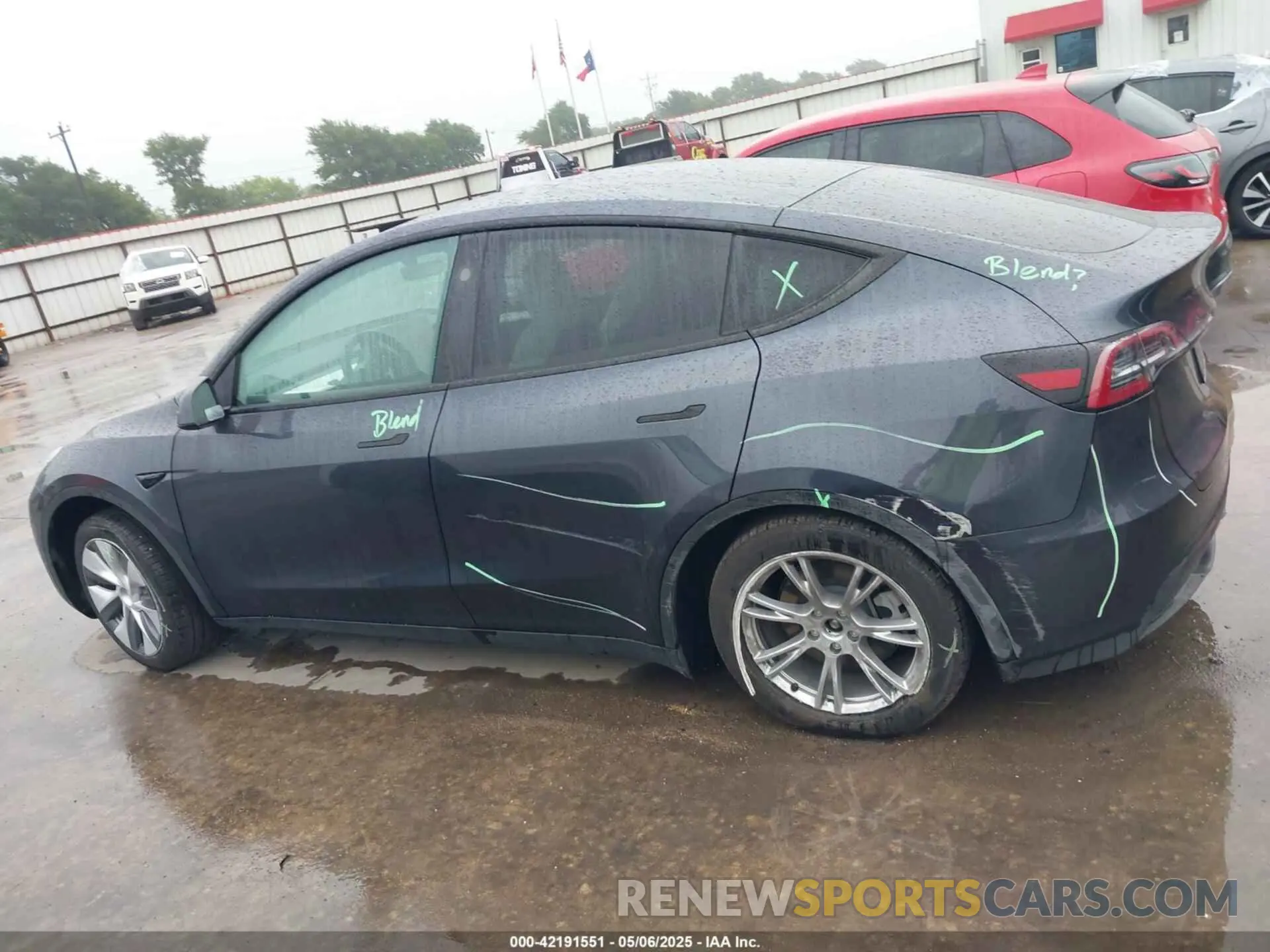 14 Фотография поврежденного автомобиля 7SAYGDEE5RA260614 TESLA MODEL Y 2024