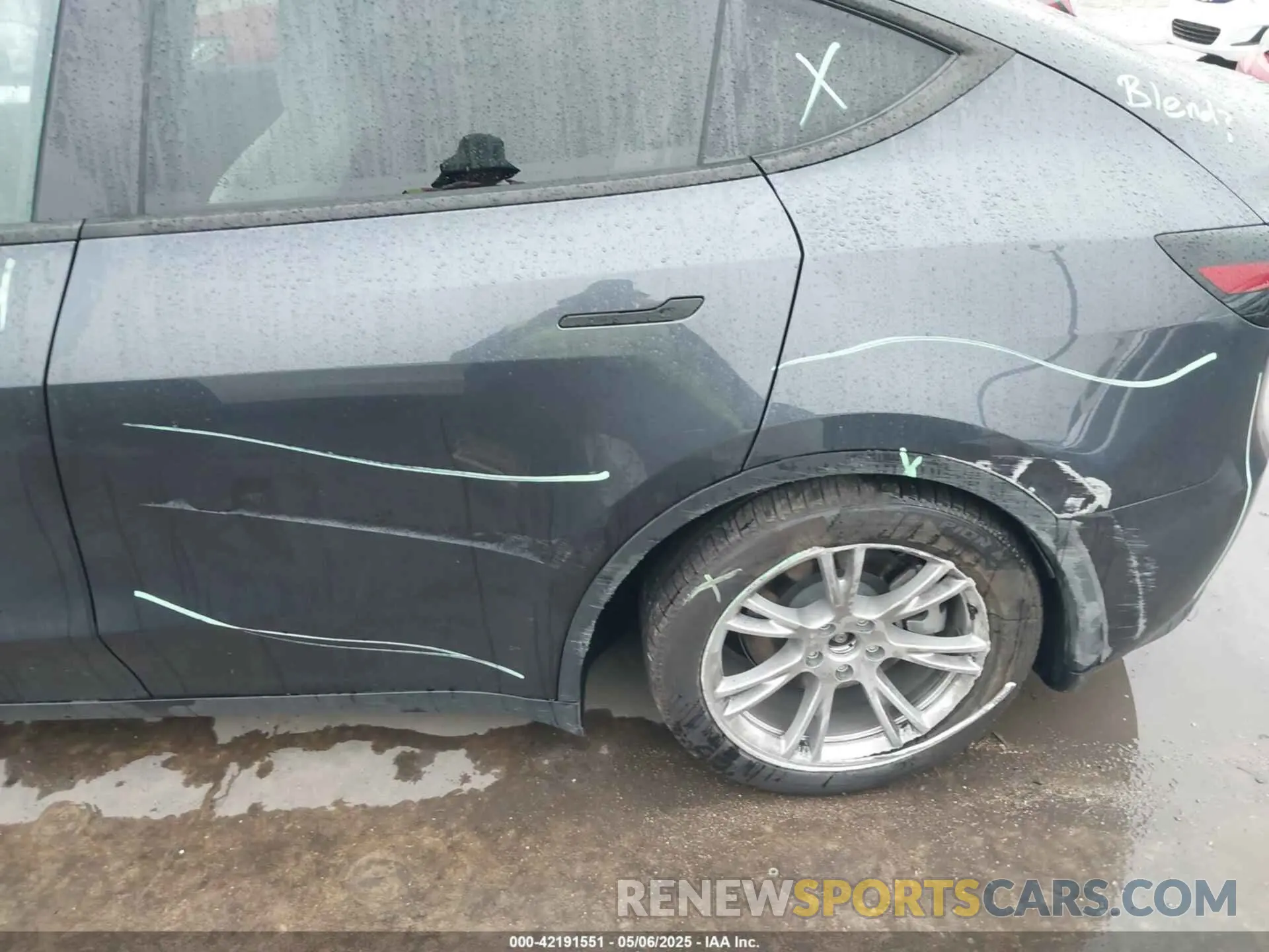 6 Фотография поврежденного автомобиля 7SAYGDEE5RA260614 TESLA MODEL Y 2024
