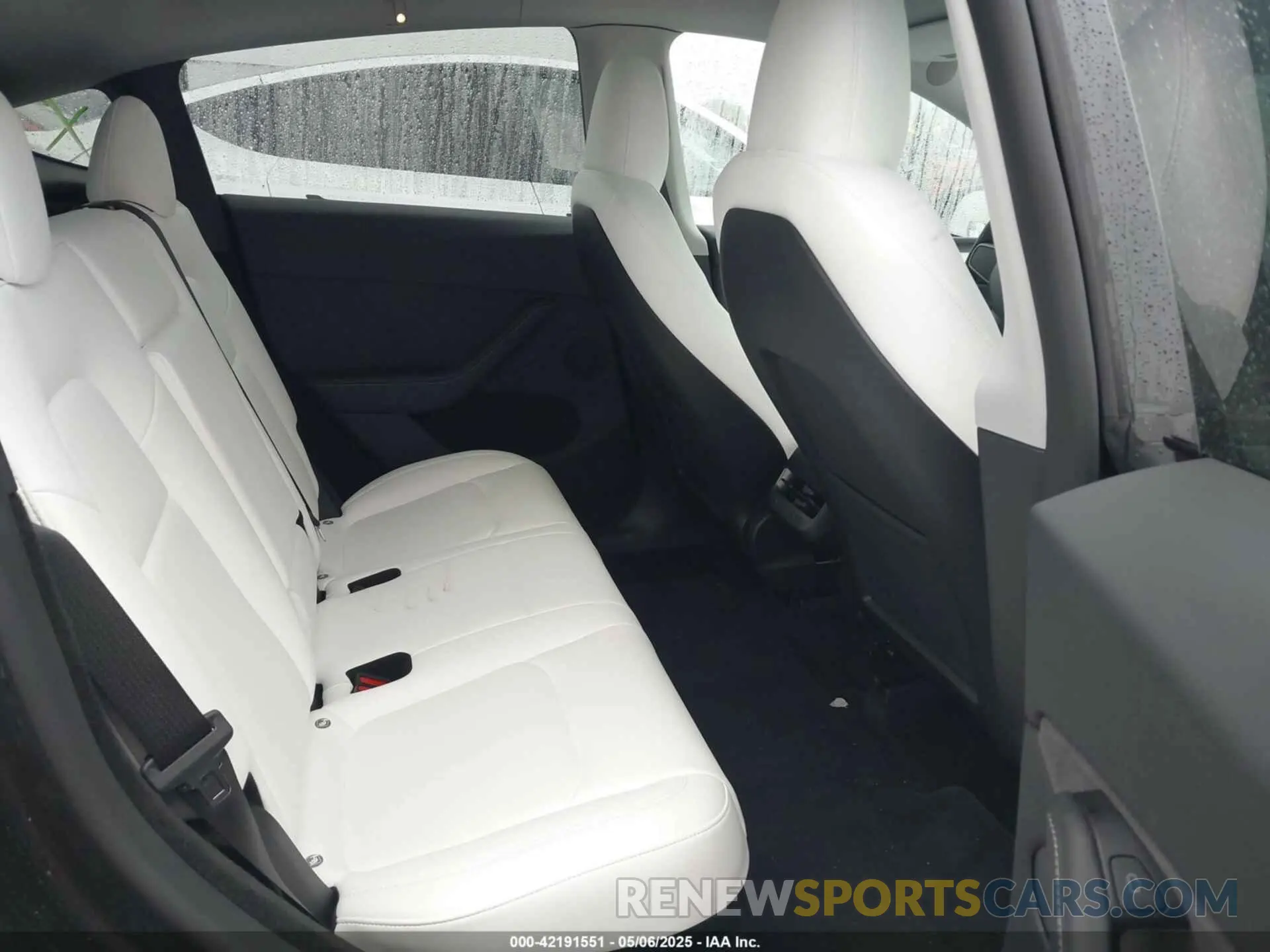 8 Фотография поврежденного автомобиля 7SAYGDEE5RA260614 TESLA MODEL Y 2024