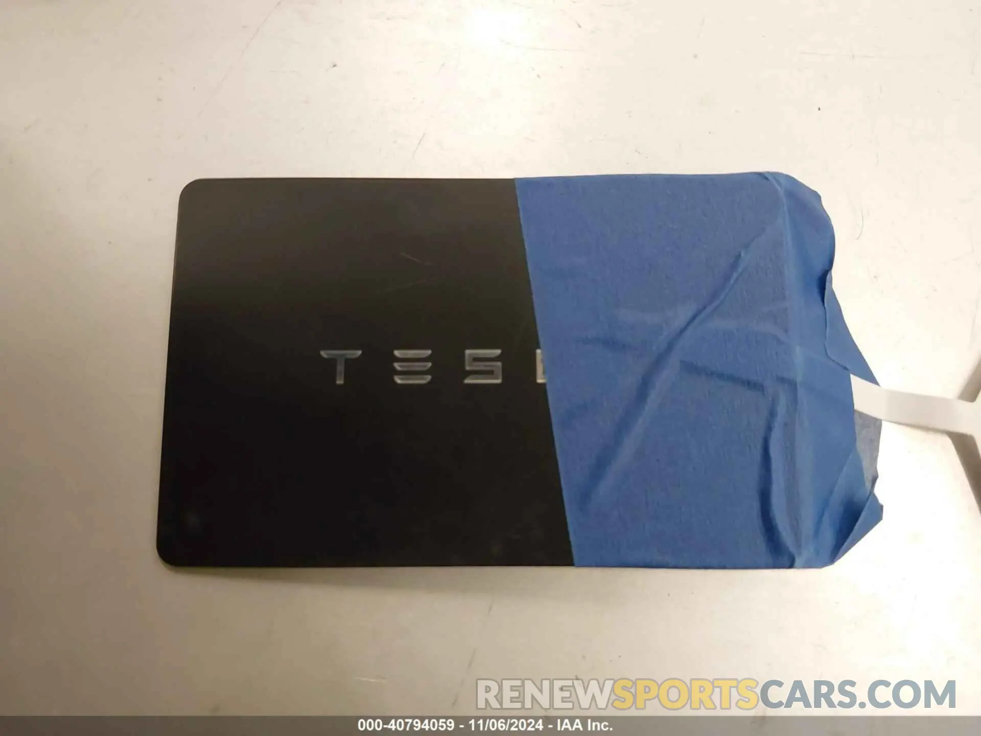11 Photograph of a damaged car 7SAYGDEE5RA284010 TESLA MODEL Y 2024