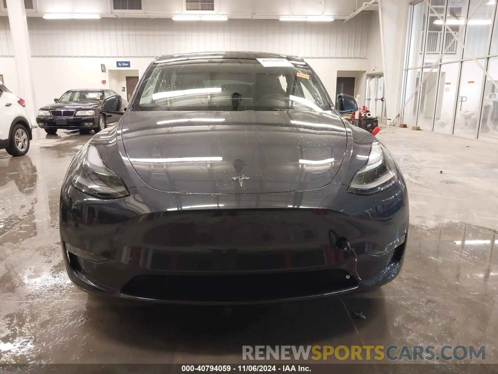 12 Photograph of a damaged car 7SAYGDEE5RA284010 TESLA MODEL Y 2024