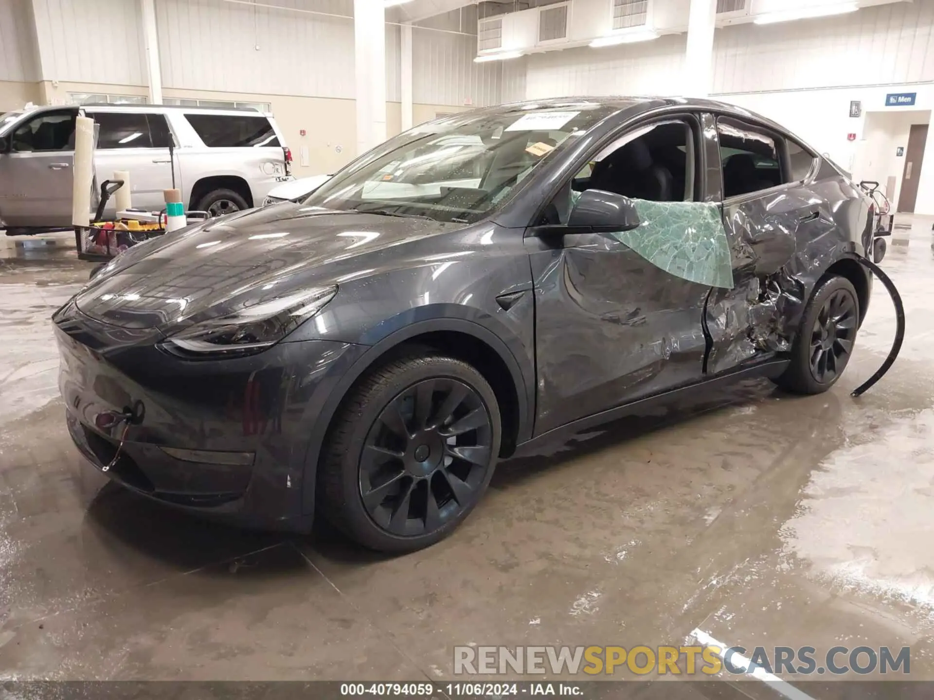 2 Photograph of a damaged car 7SAYGDEE5RA284010 TESLA MODEL Y 2024