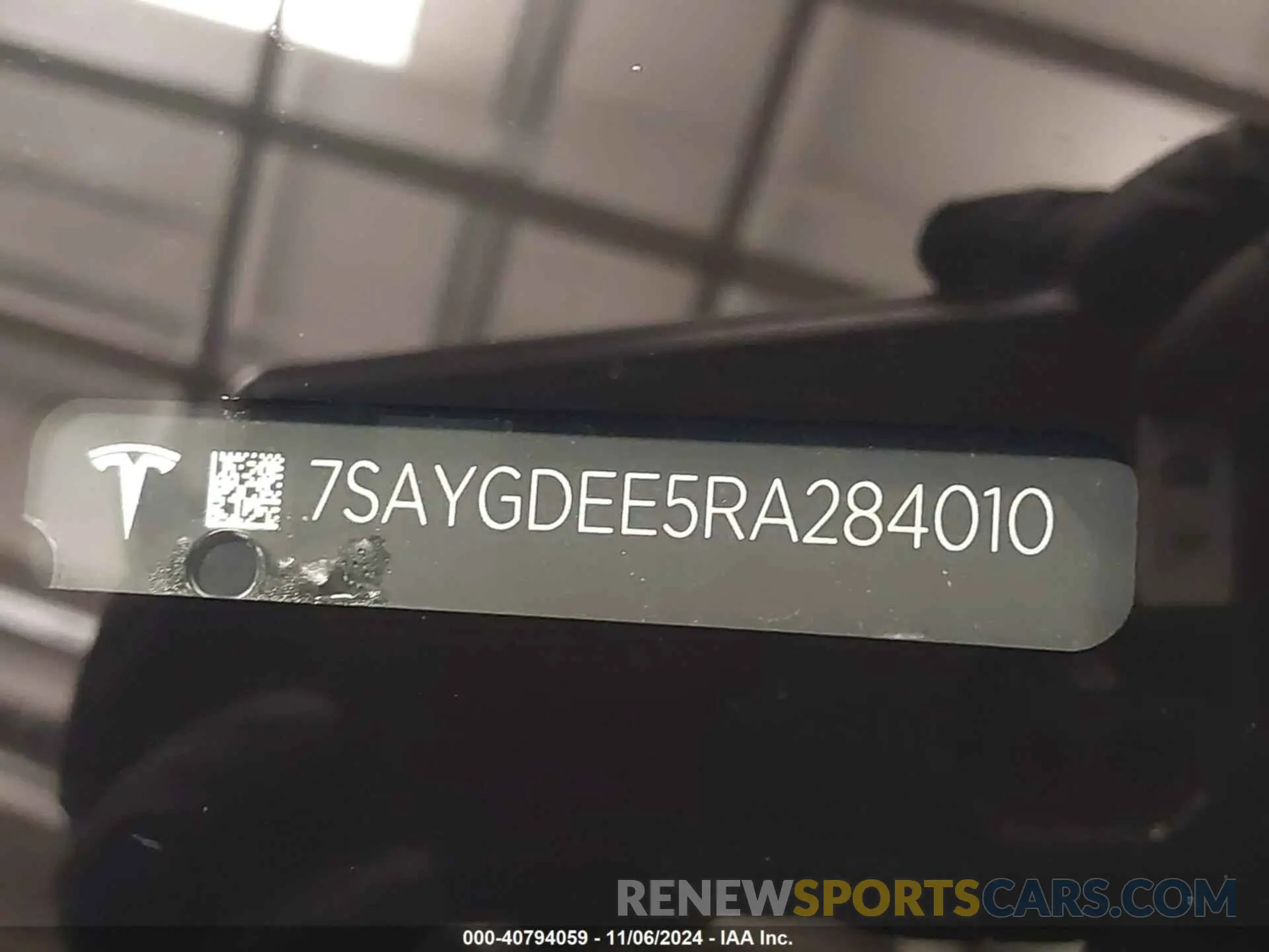 9 Photograph of a damaged car 7SAYGDEE5RA284010 TESLA MODEL Y 2024