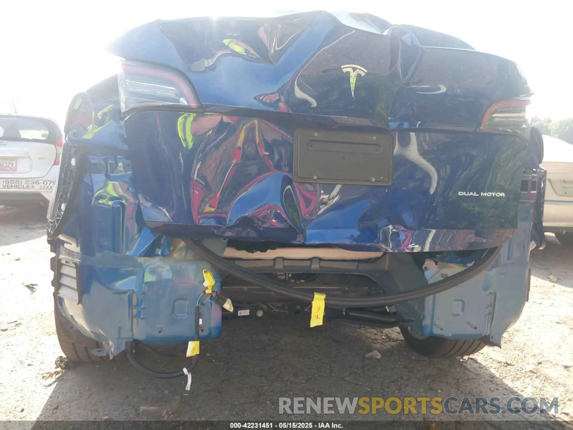 19 Photograph of a damaged car 7SAYGDEE5RA285075 TESLA MODEL Y 2024