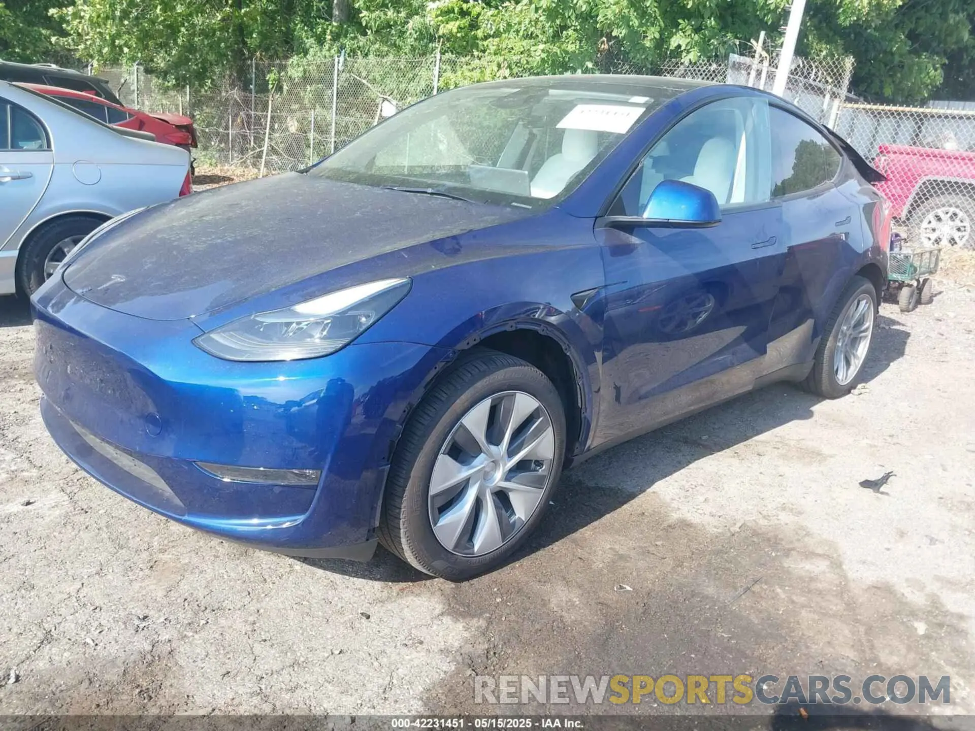 2 Photograph of a damaged car 7SAYGDEE5RA285075 TESLA MODEL Y 2024