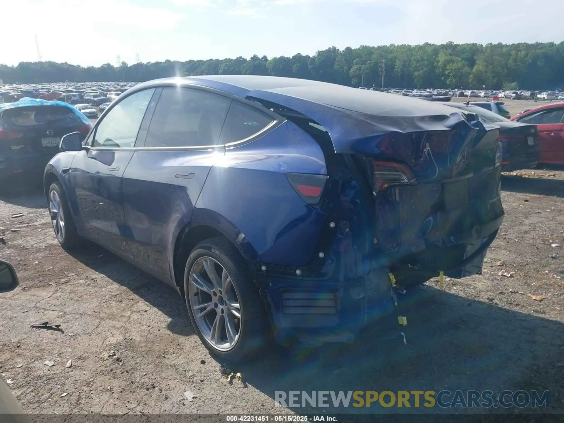 3 Photograph of a damaged car 7SAYGDEE5RA285075 TESLA MODEL Y 2024