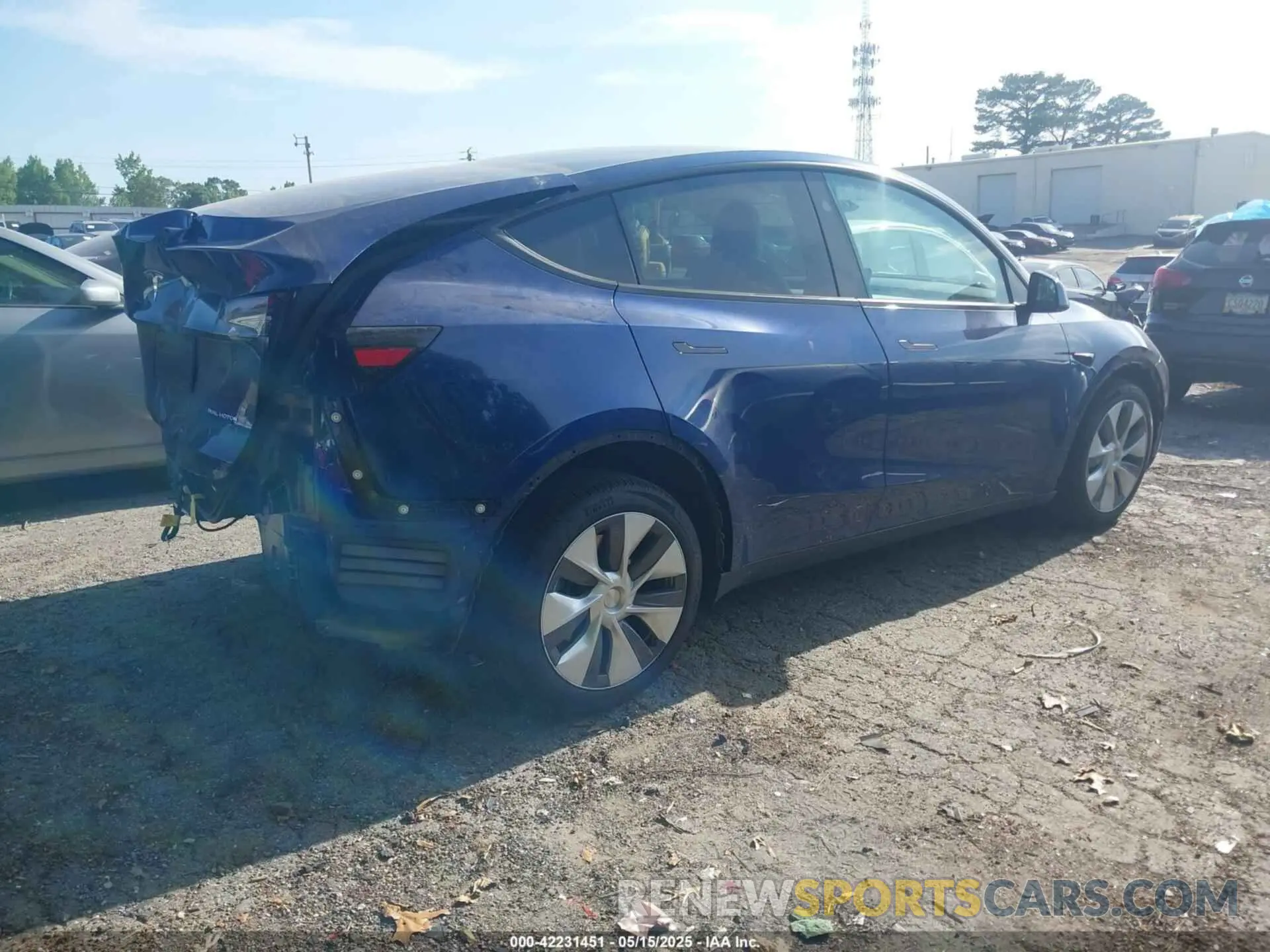 4 Photograph of a damaged car 7SAYGDEE5RA285075 TESLA MODEL Y 2024