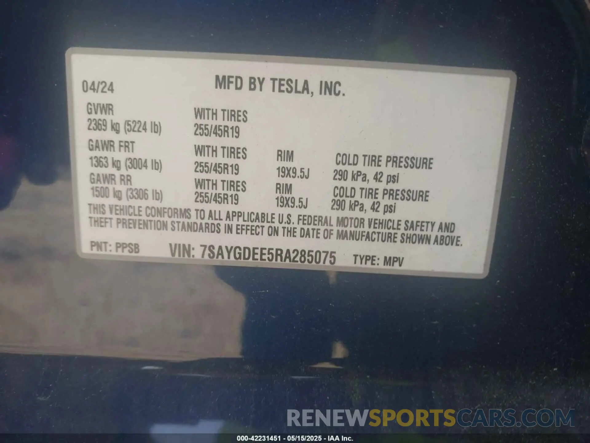 9 Photograph of a damaged car 7SAYGDEE5RA285075 TESLA MODEL Y 2024