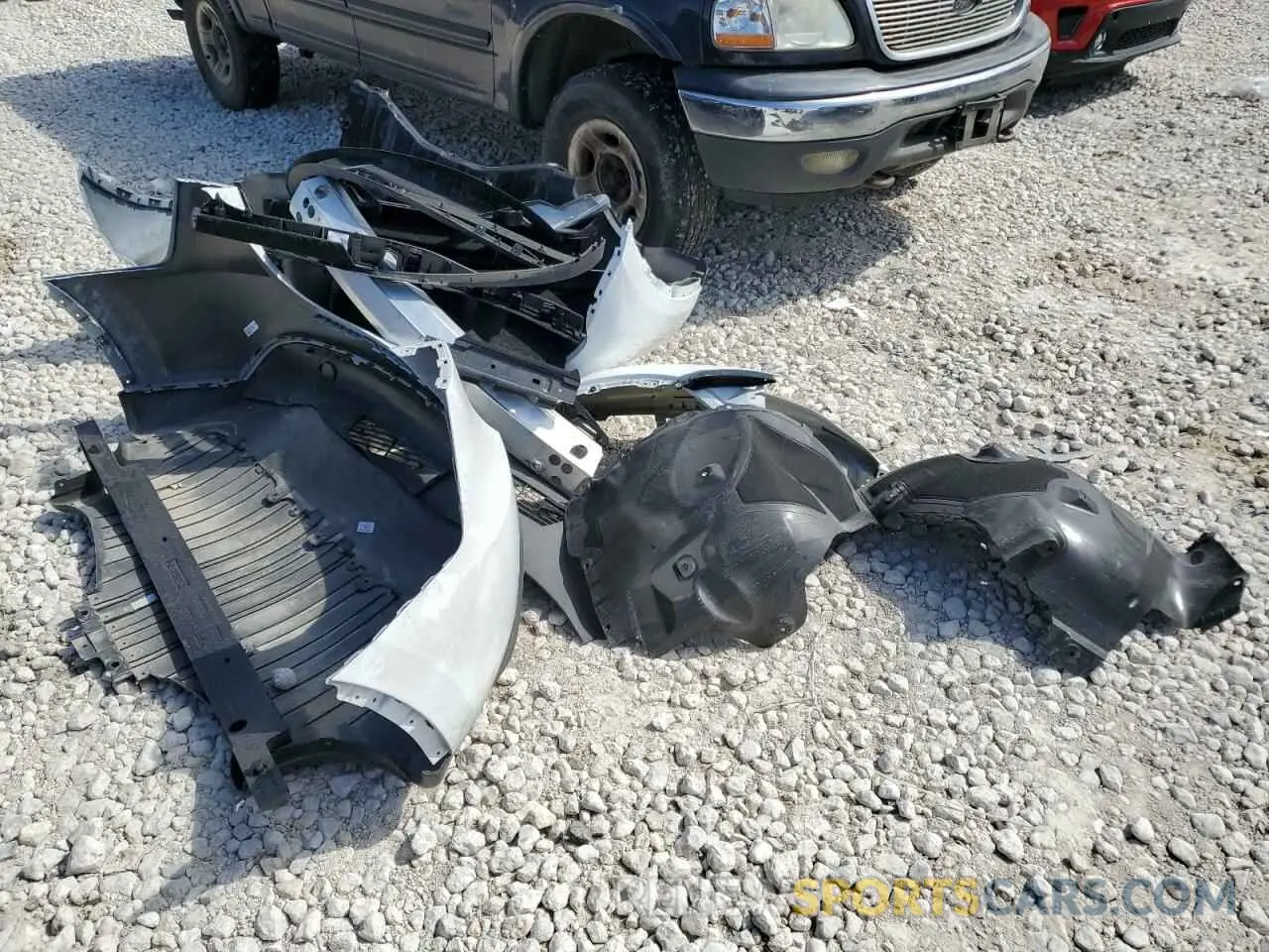 13 Photograph of a damaged car 7SAYGDEE5RA290471 TESLA MODEL Y 2024
