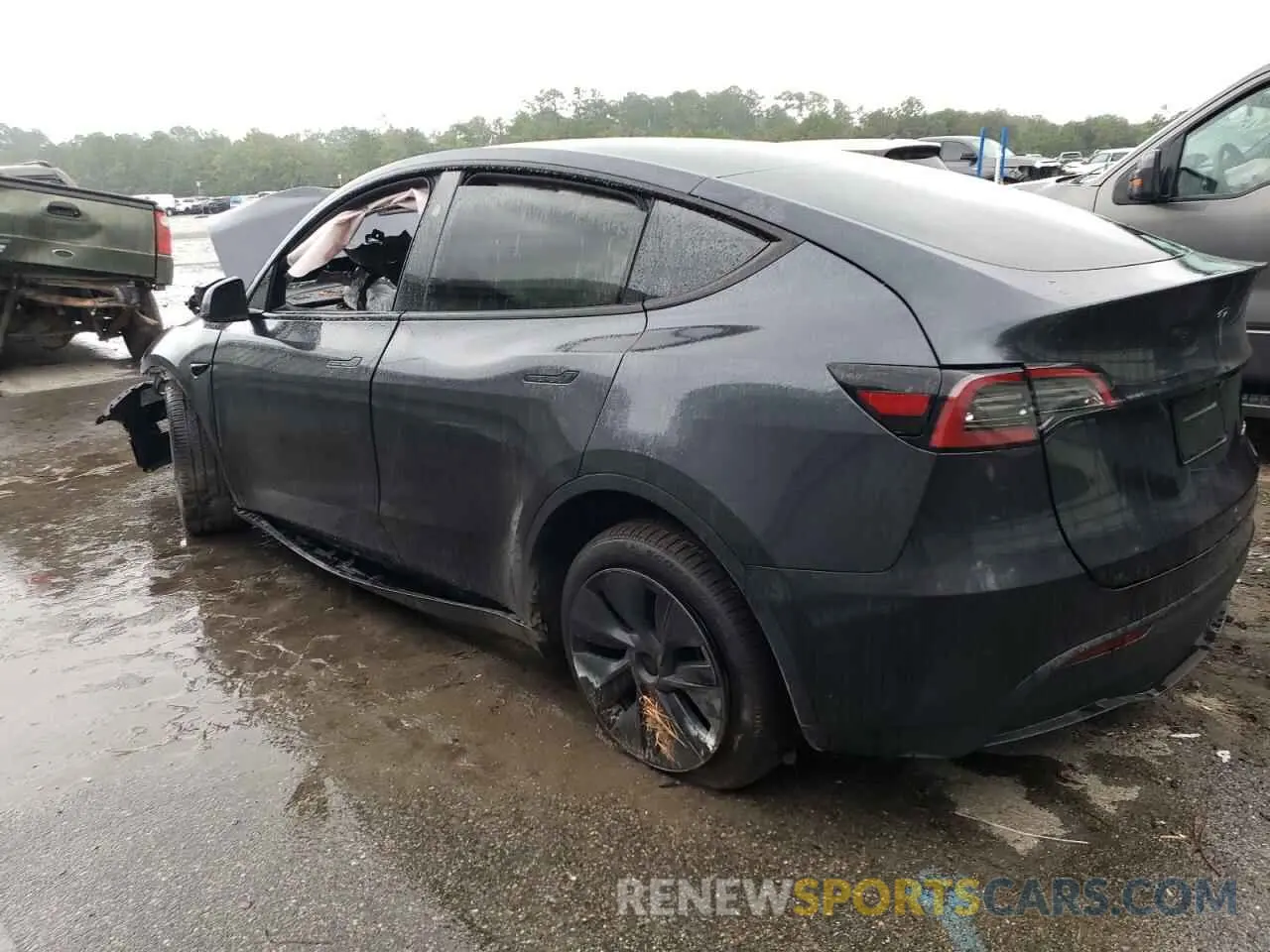 2 Photograph of a damaged car 7SAYGDEE5RA300089 TESLA MODEL Y 2024