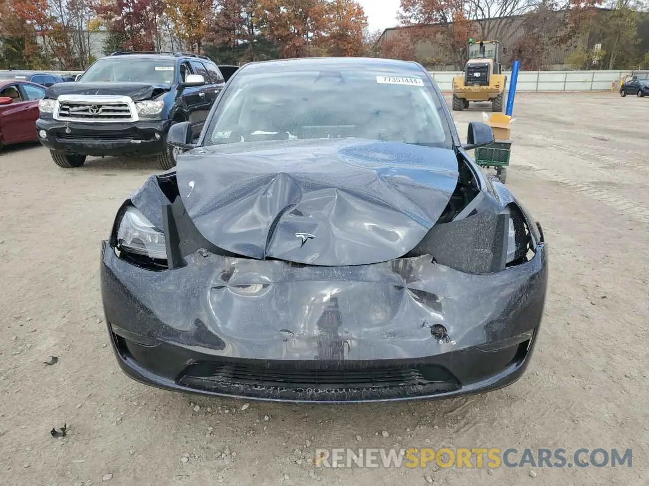 5 Photograph of a damaged car 7SAYGDEE5RA323291 TESLA MODEL Y 2024
