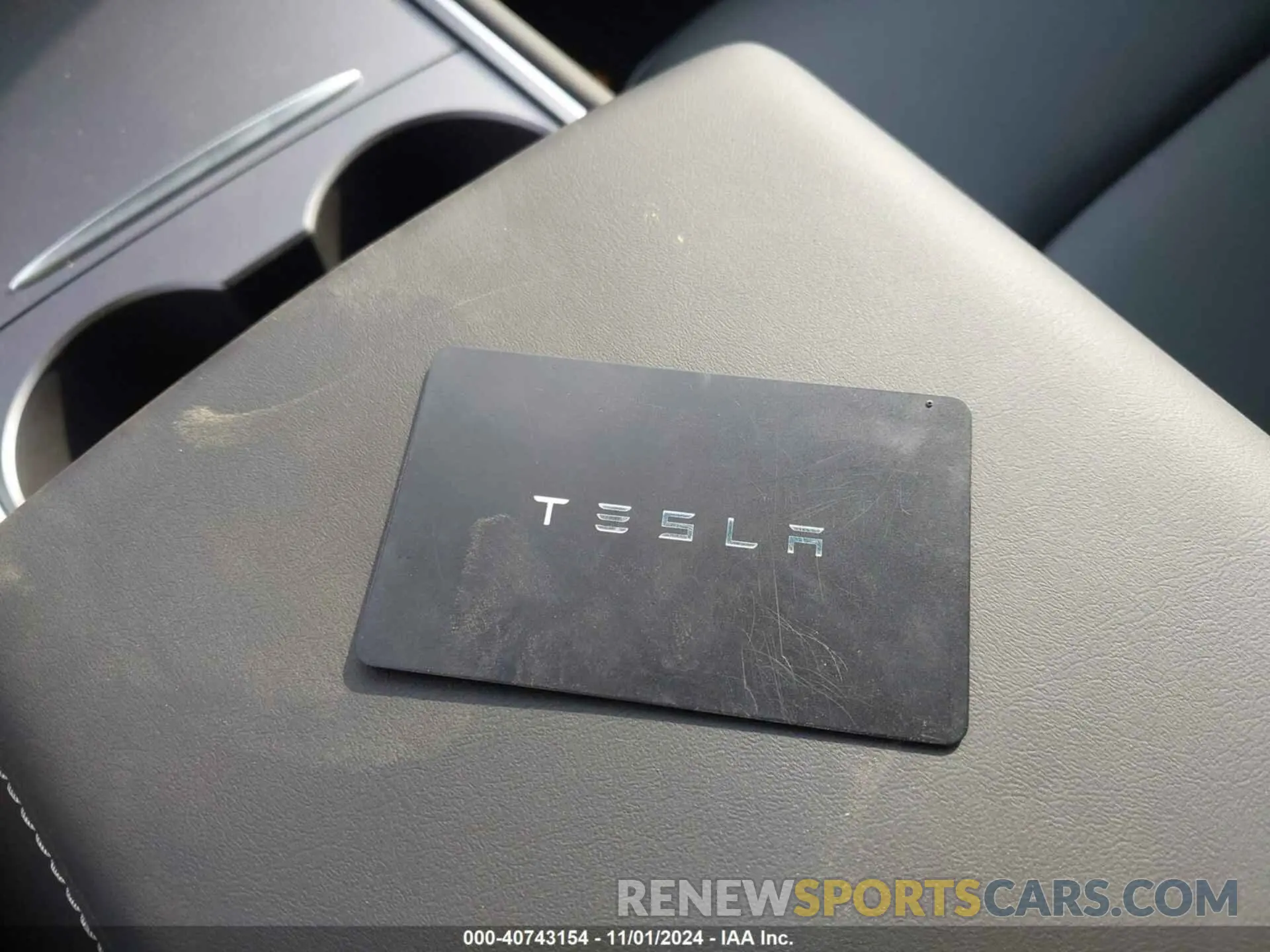 11 Photograph of a damaged car 7SAYGDEE5RA325008 TESLA MODEL Y 2024