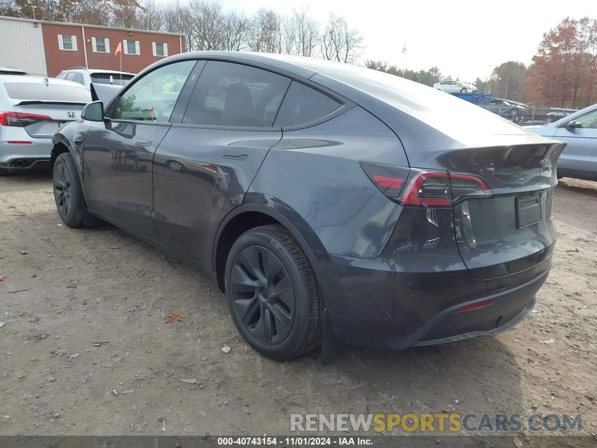 3 Photograph of a damaged car 7SAYGDEE5RA325008 TESLA MODEL Y 2024