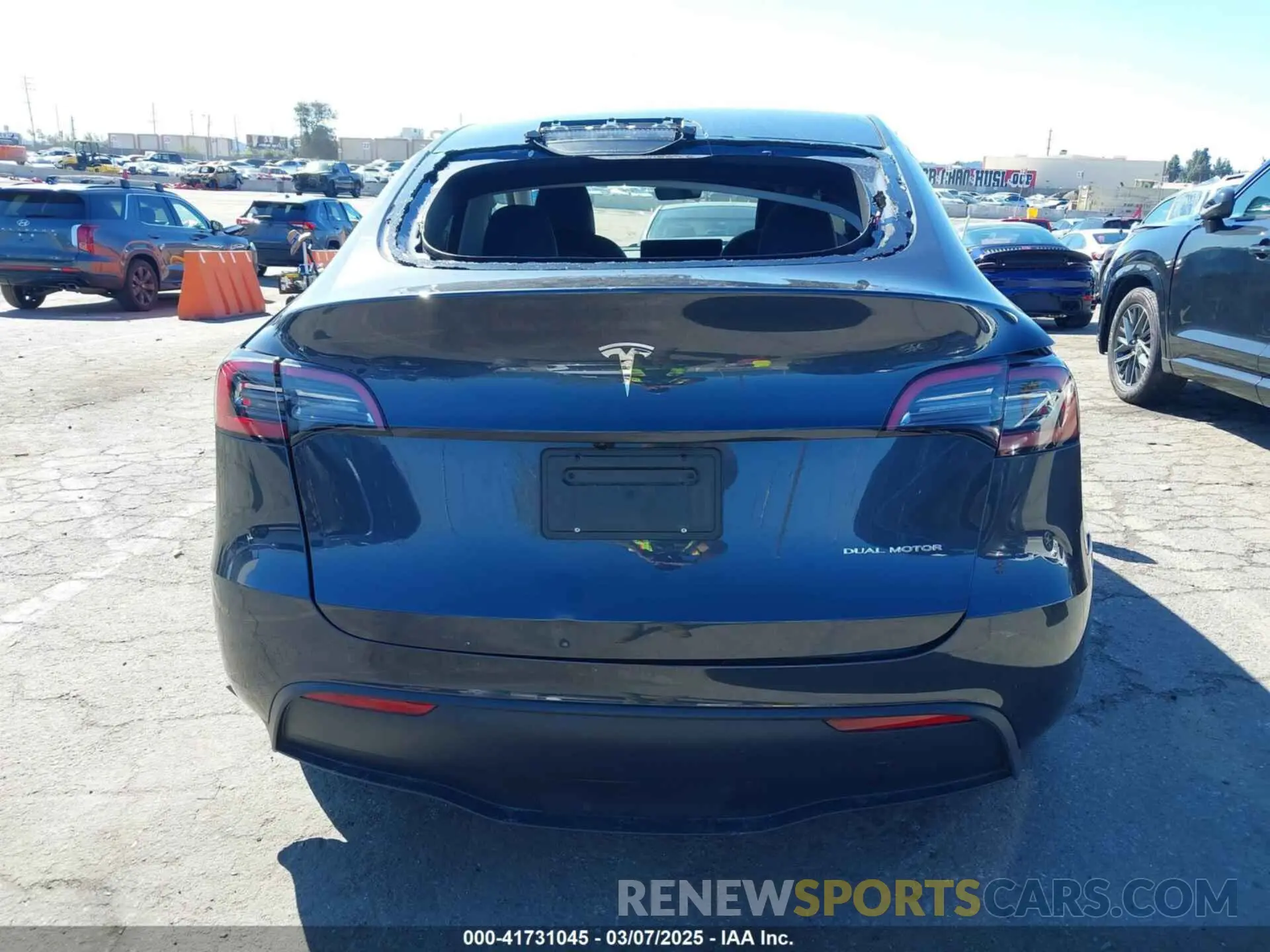 17 Photograph of a damaged car 7SAYGDEE5RF003424 TESLA MODEL Y 2024