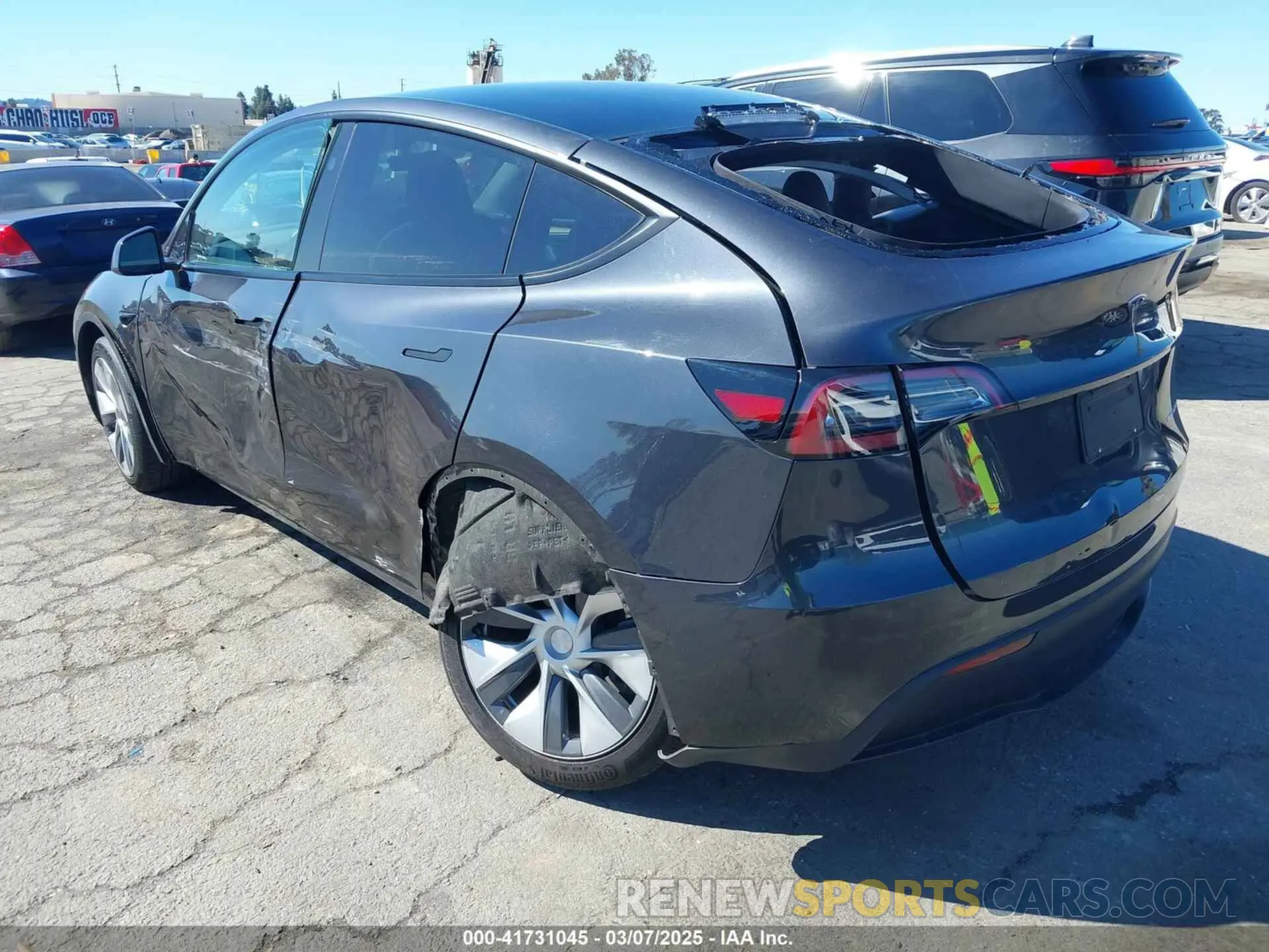 3 Photograph of a damaged car 7SAYGDEE5RF003424 TESLA MODEL Y 2024