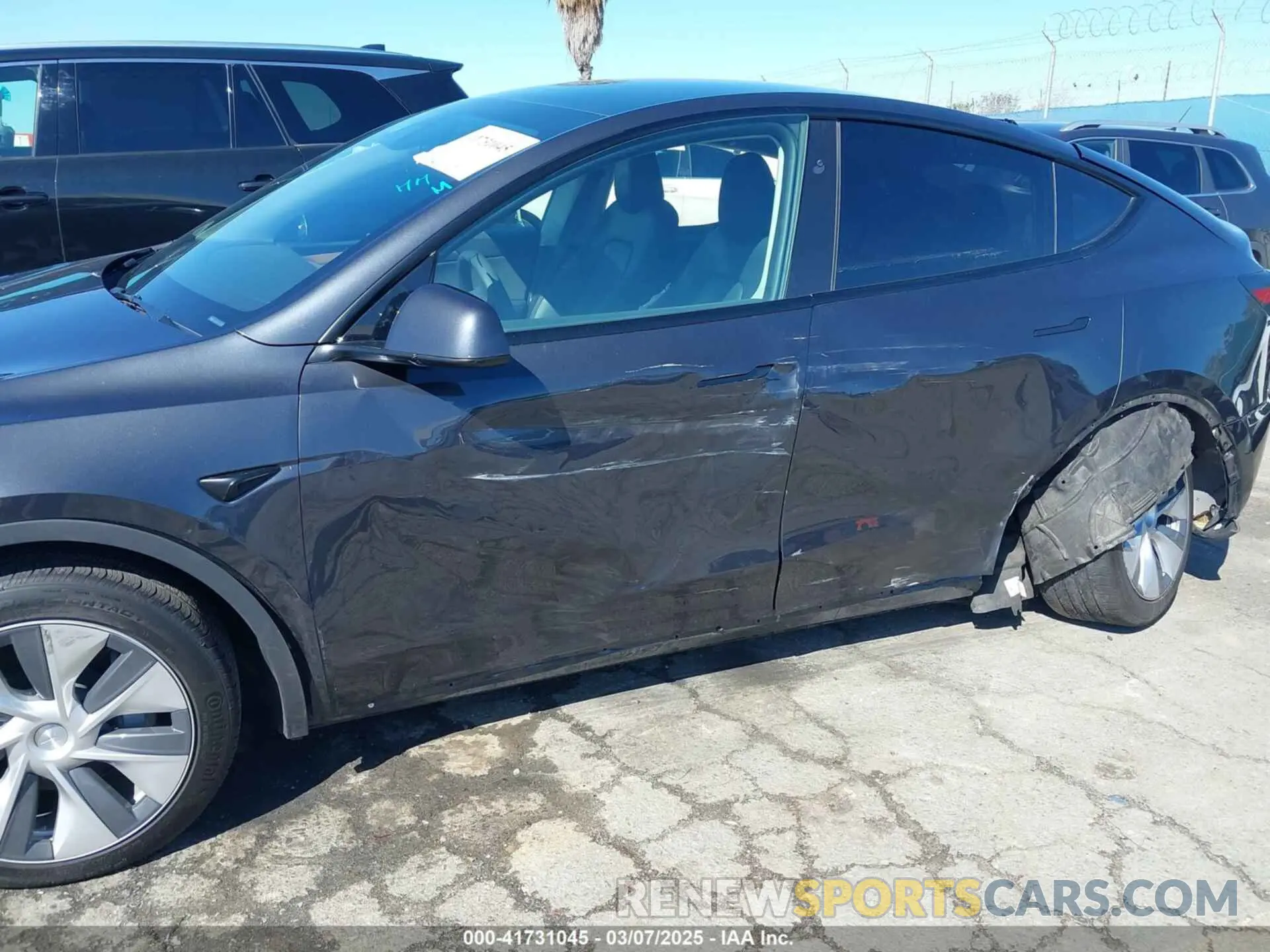 6 Photograph of a damaged car 7SAYGDEE5RF003424 TESLA MODEL Y 2024