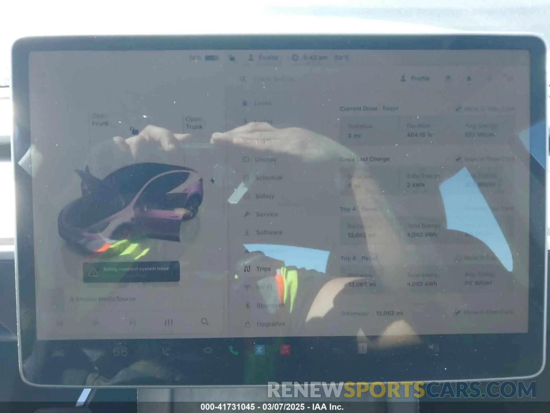 7 Photograph of a damaged car 7SAYGDEE5RF003424 TESLA MODEL Y 2024