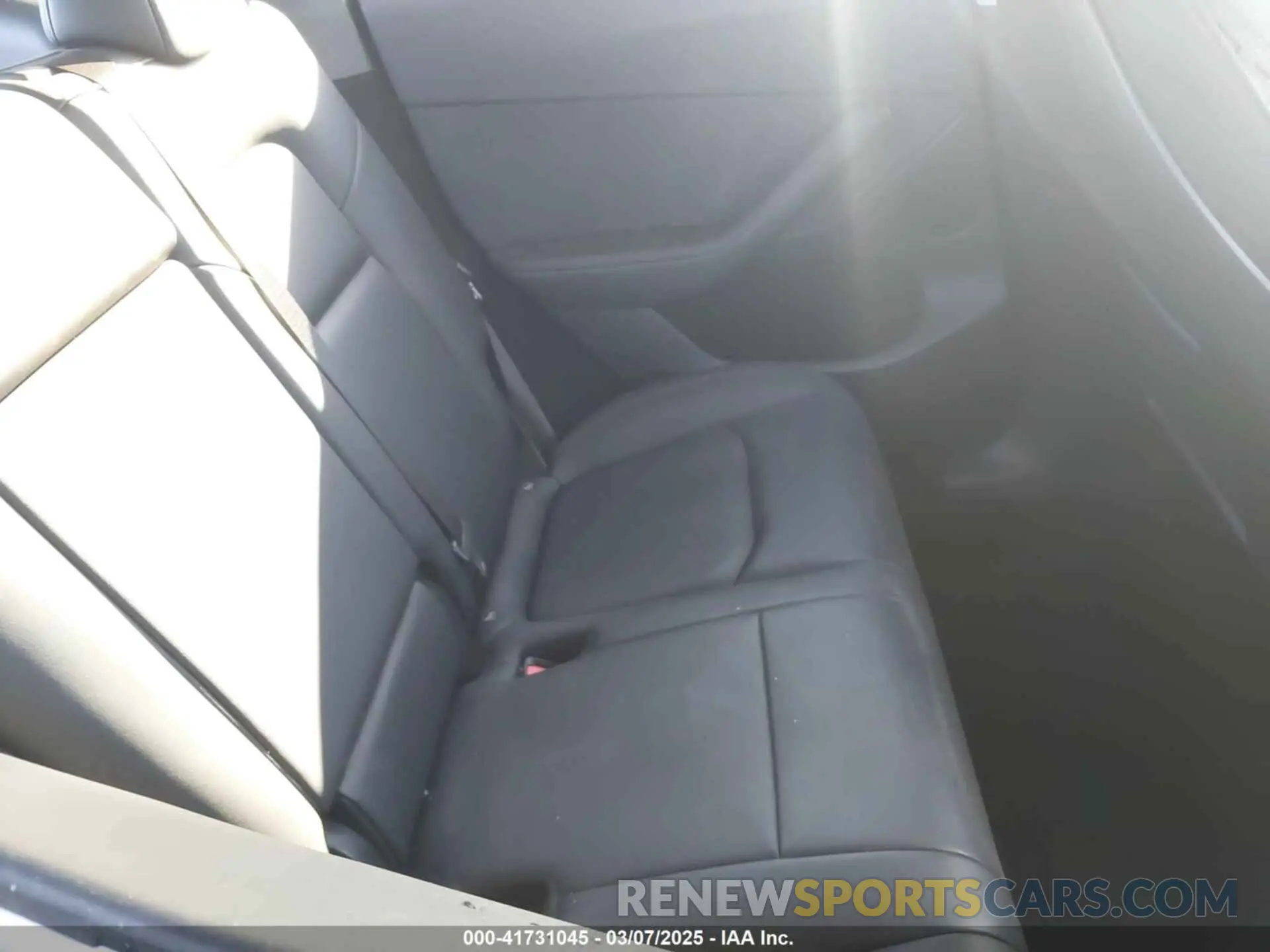 8 Photograph of a damaged car 7SAYGDEE5RF003424 TESLA MODEL Y 2024