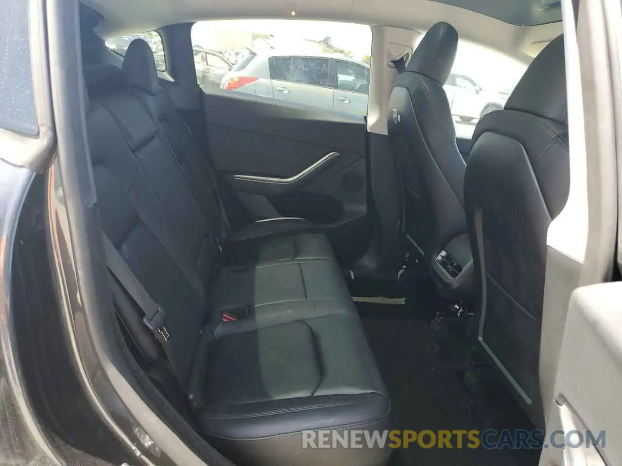 10 Photograph of a damaged car 7SAYGDEE5RF060478 TESLA MODEL Y 2024