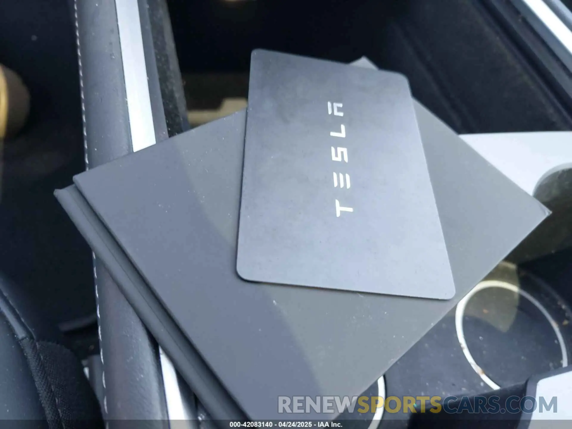 11 Photograph of a damaged car 7SAYGDEE6RA225161 TESLA MODEL Y 2024