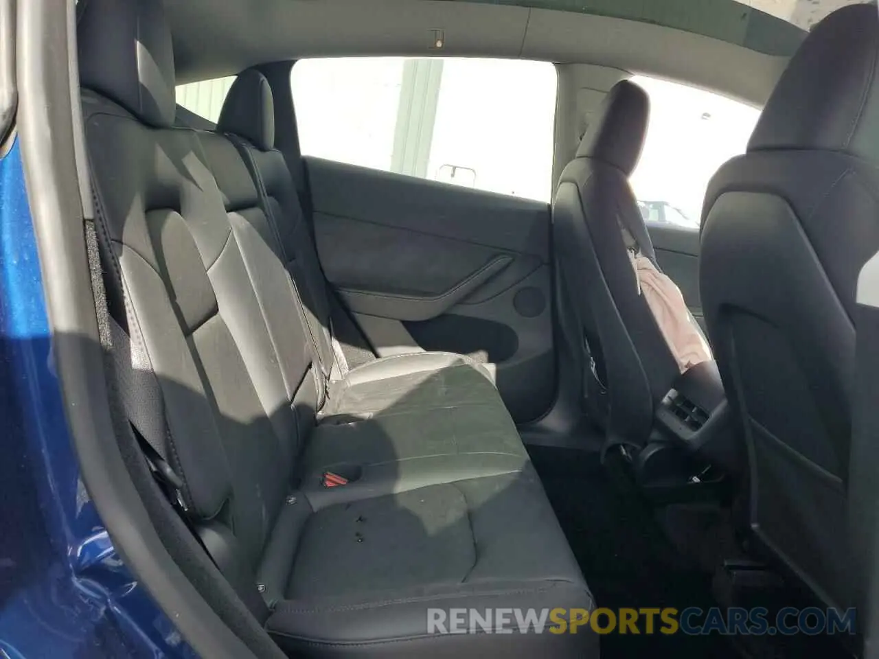 11 Photograph of a damaged car 7SAYGDEE6RA225970 TESLA MODEL Y 2024