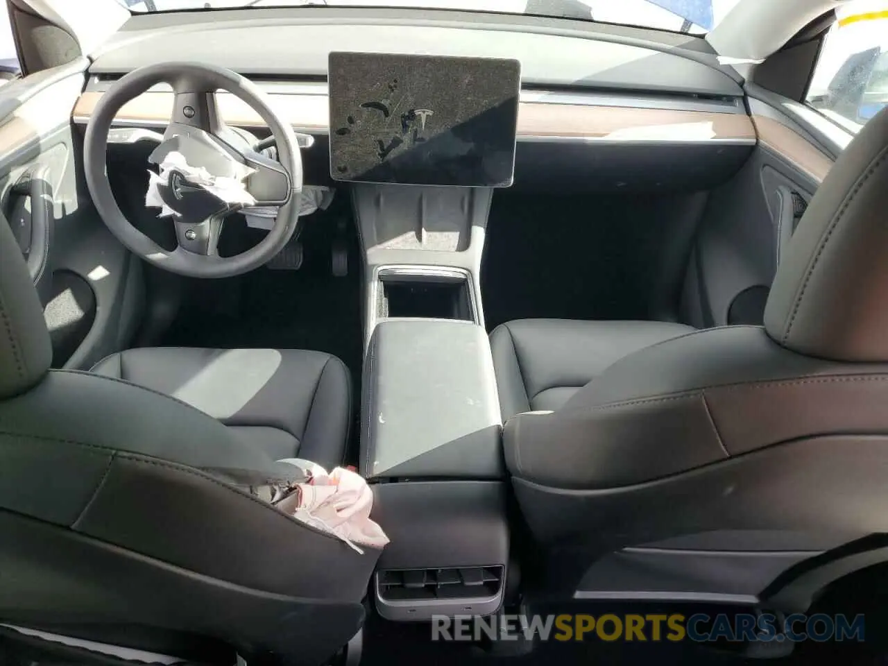 8 Photograph of a damaged car 7SAYGDEE6RA225970 TESLA MODEL Y 2024