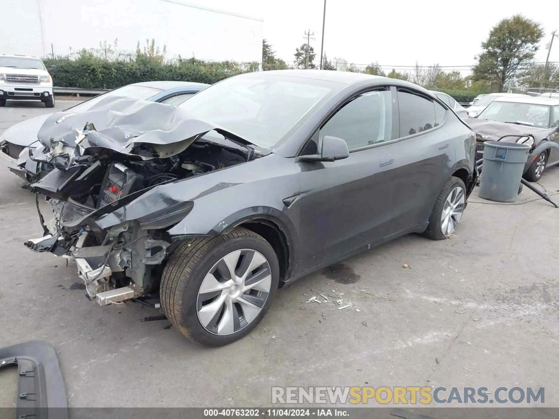 2 Фотография поврежденного автомобиля 7SAYGDEE6RA247824 TESLA MODEL Y 2024