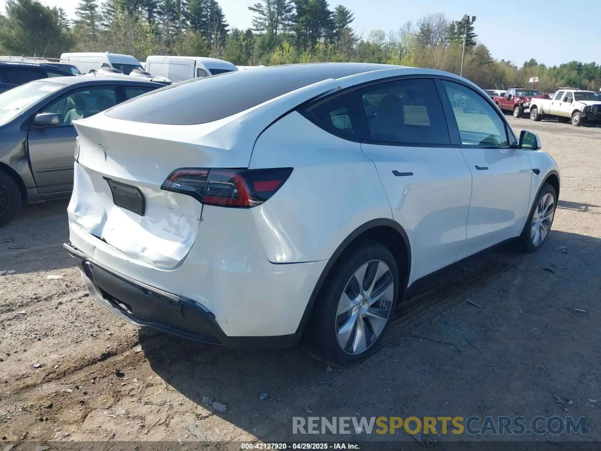 4 Фотография поврежденного автомобиля 7SAYGDEE6RA269435 TESLA MODEL Y 2024