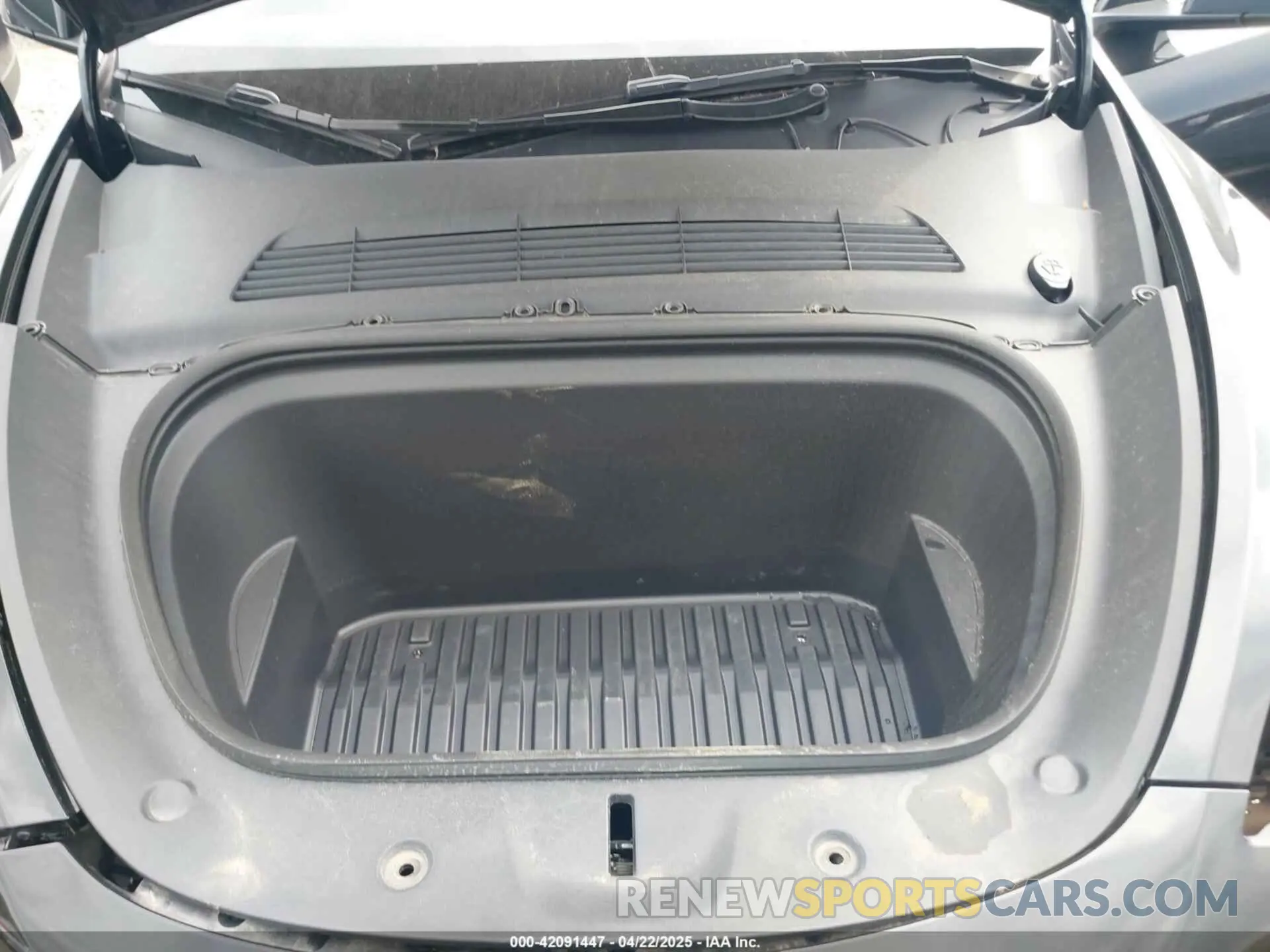 10 Фотография поврежденного автомобиля 7SAYGDEE6RA271573 TESLA MODEL Y 2024