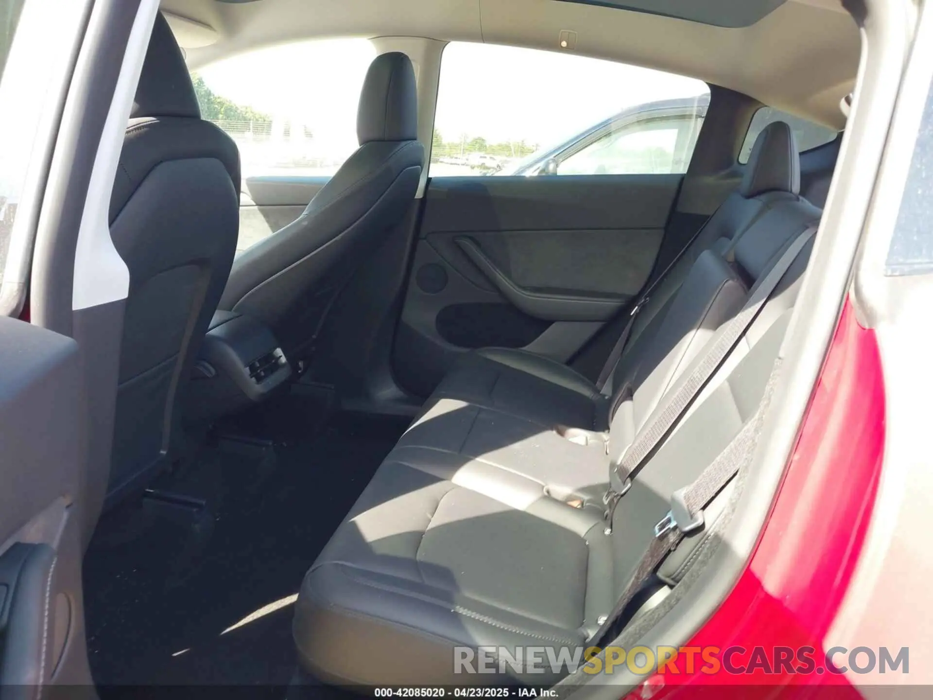 8 Фотография поврежденного автомобиля 7SAYGDEE6RA275784 TESLA MODEL Y 2024