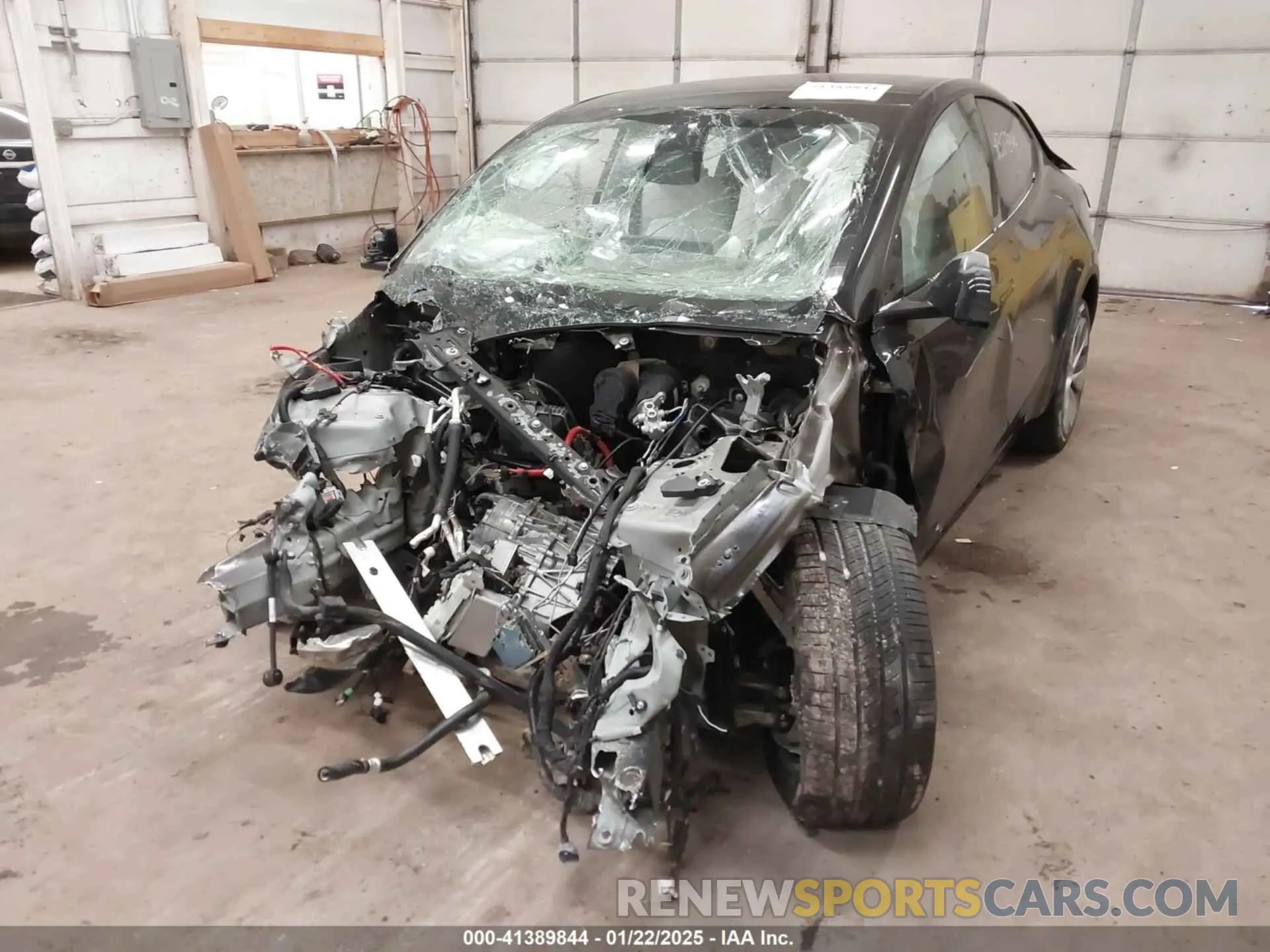 2 Фотография поврежденного автомобиля 7SAYGDEE6RA288826 TESLA MODEL Y 2024