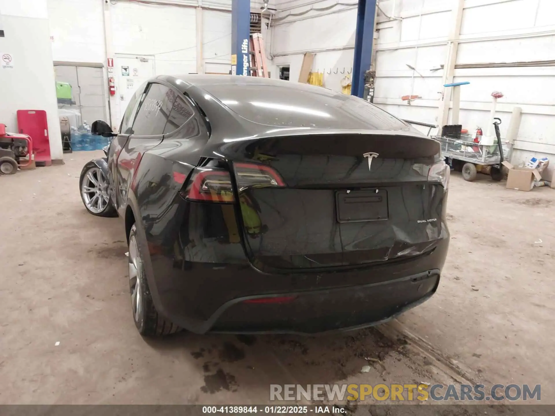 3 Фотография поврежденного автомобиля 7SAYGDEE6RA288826 TESLA MODEL Y 2024