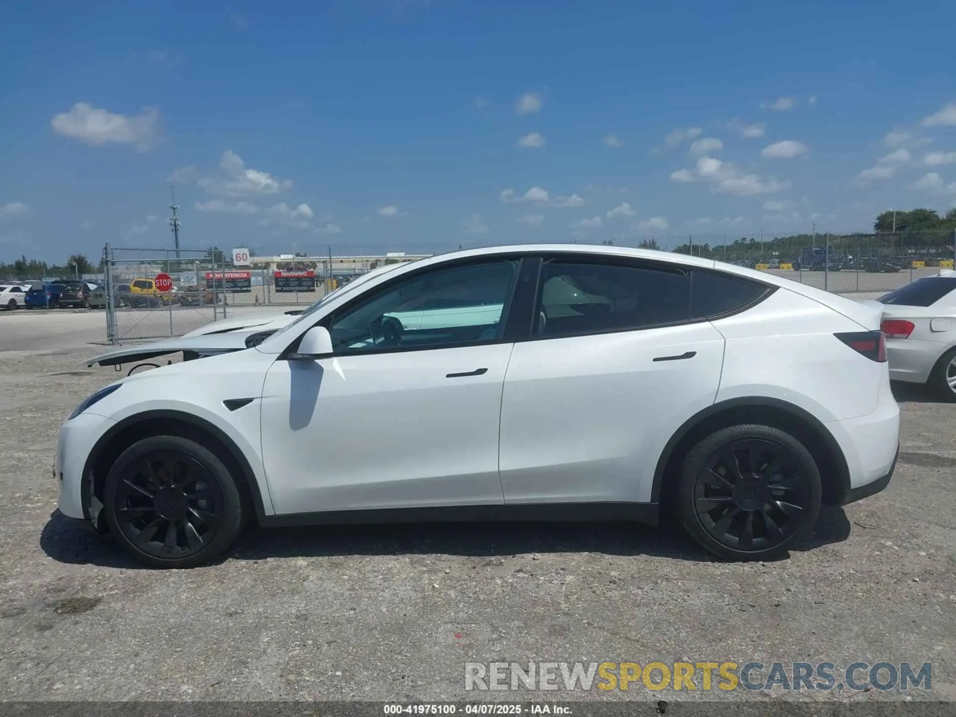13 Photograph of a damaged car 7SAYGDEE6RA292939 TESLA MODEL Y 2024